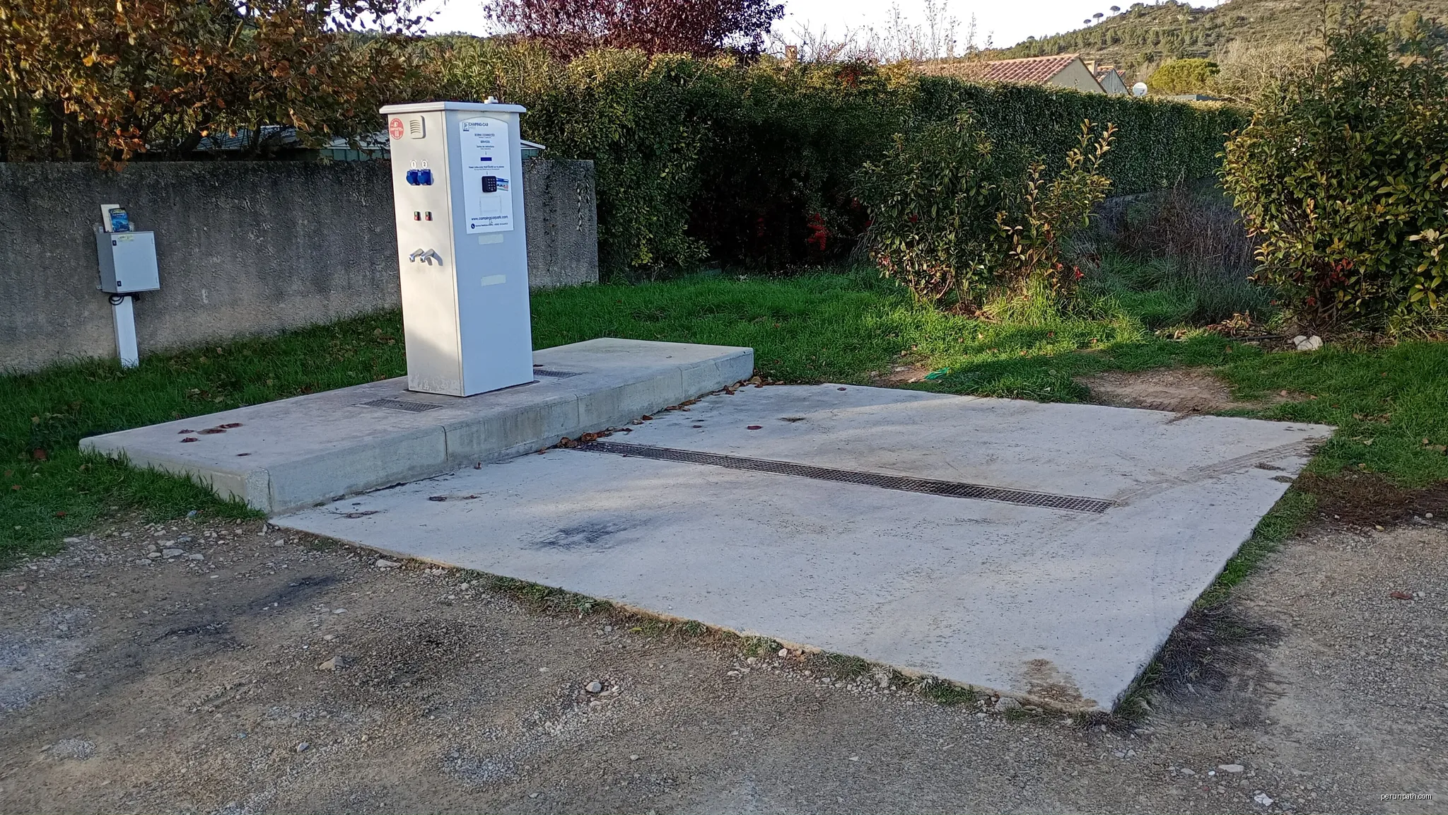Le Val sanitary dump station | Autor: Elgaard | Licencja: CC BY-SA 4.0 | Źródło: Wikimedia Commons
