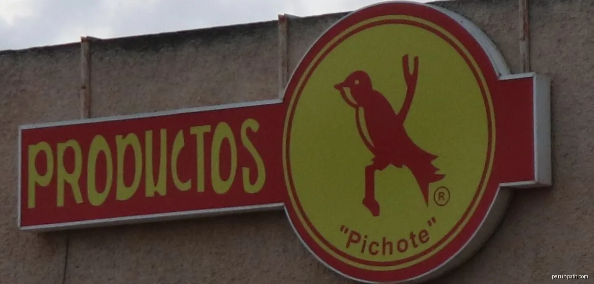 Para estar fuerte y machote, coma productos Pichote.
Este es el eslogan de esta empresa de pastelería. | Autor: Schumi4ever | Licencja: CC BY-SA 4.0 | Źródło: Wikimedia Commons