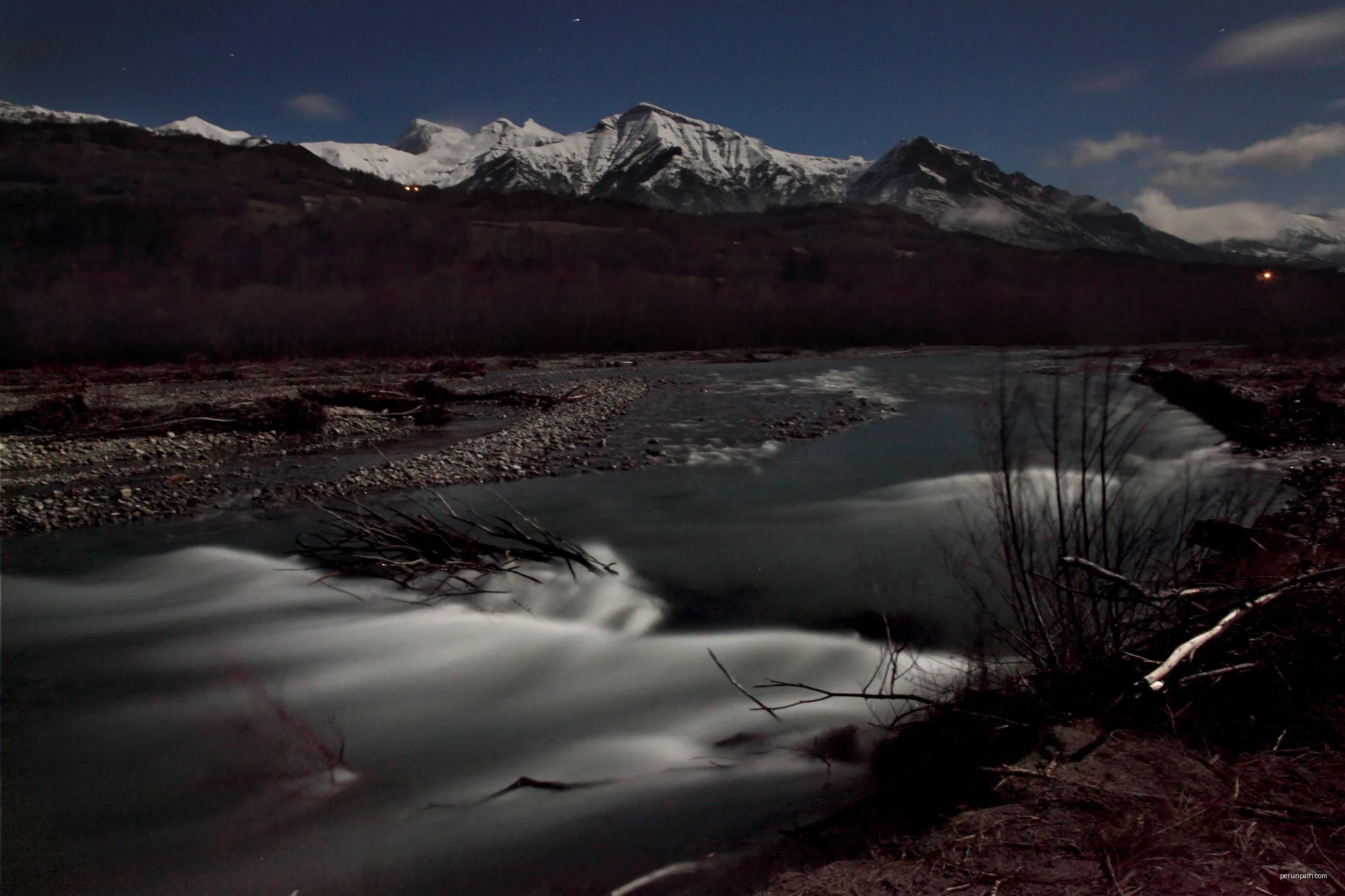 Le Drac sous la Lune / Drac river under the full moon | Autor: dyonis | Licencja: CC BY 2.0 | Źródło: Wikimedia Commons