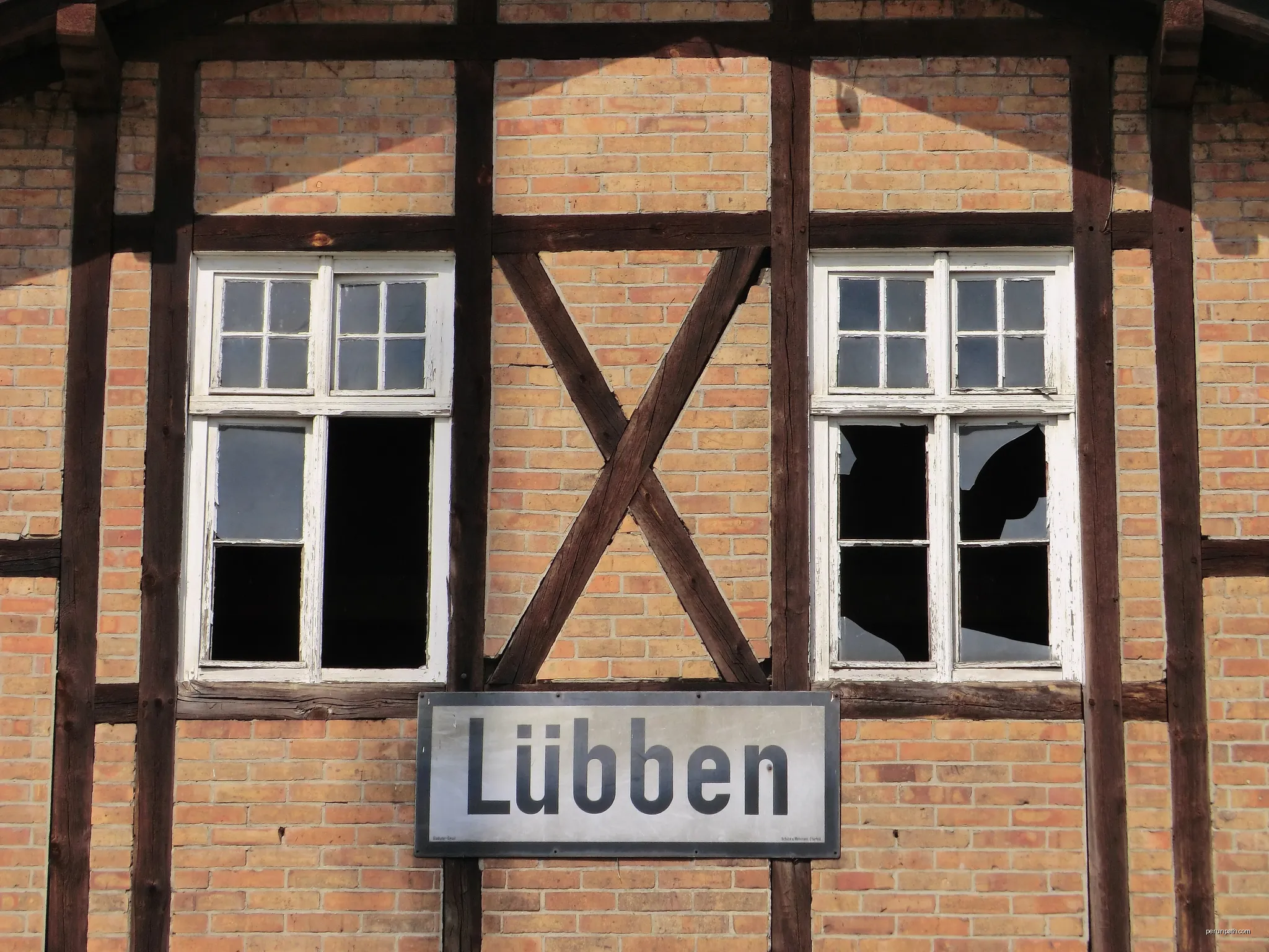 Abandoned

Güterbahnhof Lübben, stillgelegt | Autor: Sivi Steys from Planet Earth | Licencja: CC BY-SA 2.0 | Źródło: Wikimedia Commons