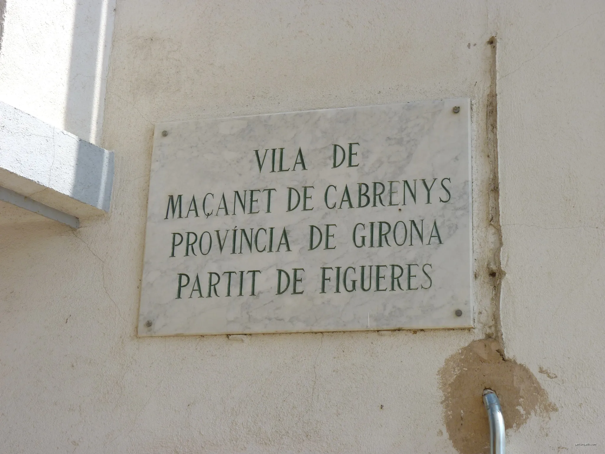 Carrer Sant Sebastià, Maçanet de Cabrenys (Haut-Ampurdan, Gérone, Catalogne, Espagne) | Autor: Grondin | Licencja: CC BY-SA 3.0 | Źródło: Wikimedia Commons