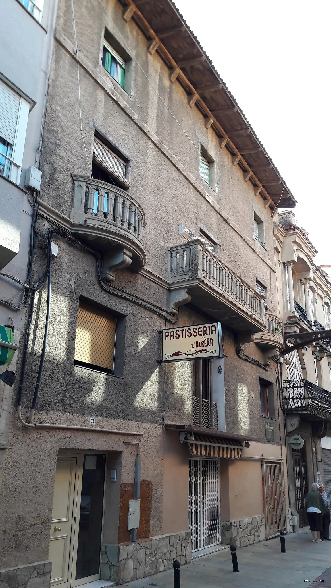 Antiga Casa Bosch (la Jonquera) | Autor: Maite oliva alsina | Licencja: CC BY-SA 4.0 | Źródło: Wikimedia Commons