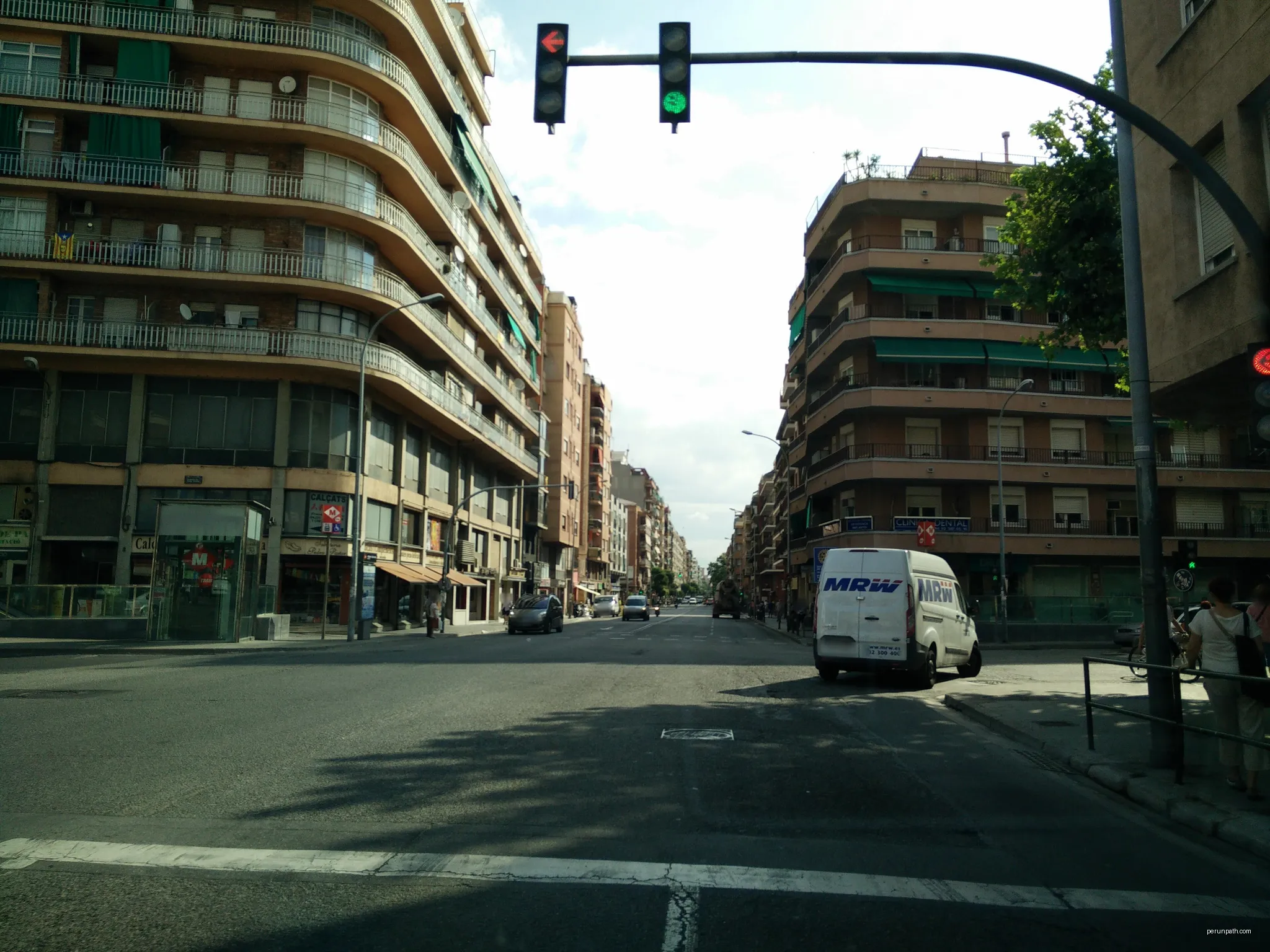 Photo from Mapillary | Autor: ccossio | Licencja: CC BY-SA 4.0 | Źródło: Wikimedia Commons
