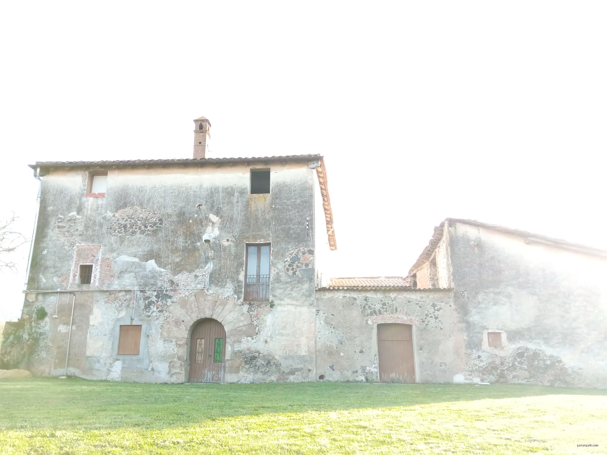 masia | Autor: Ivan bea | Licencja: CC BY-SA 4.0 | Źródło: Wikimedia Commons