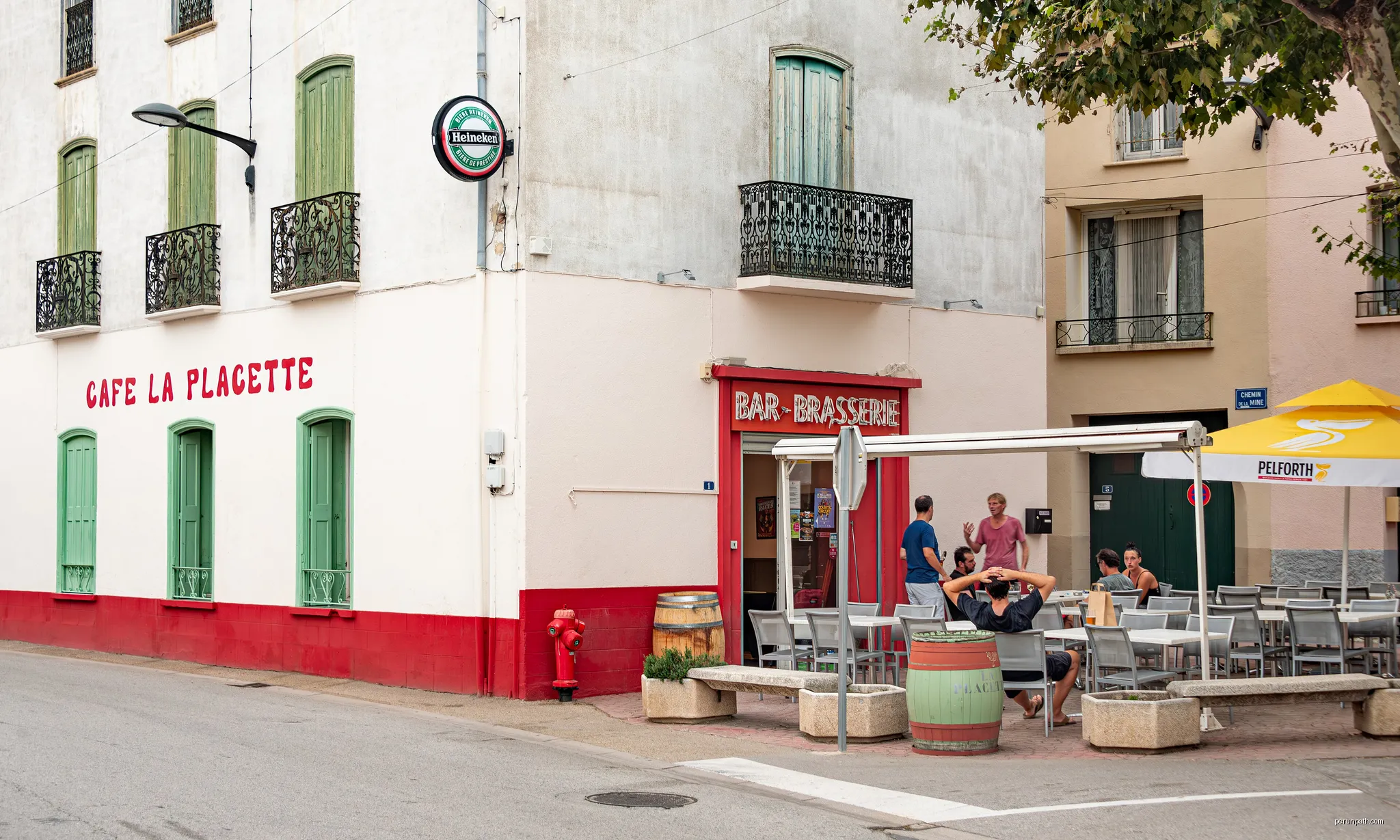 Maury (Pyrénées-Orientales, France) | Autor: Jorge Franganillo | Licencja: CC BY 2.0 | Źródło: Wikimedia Commons