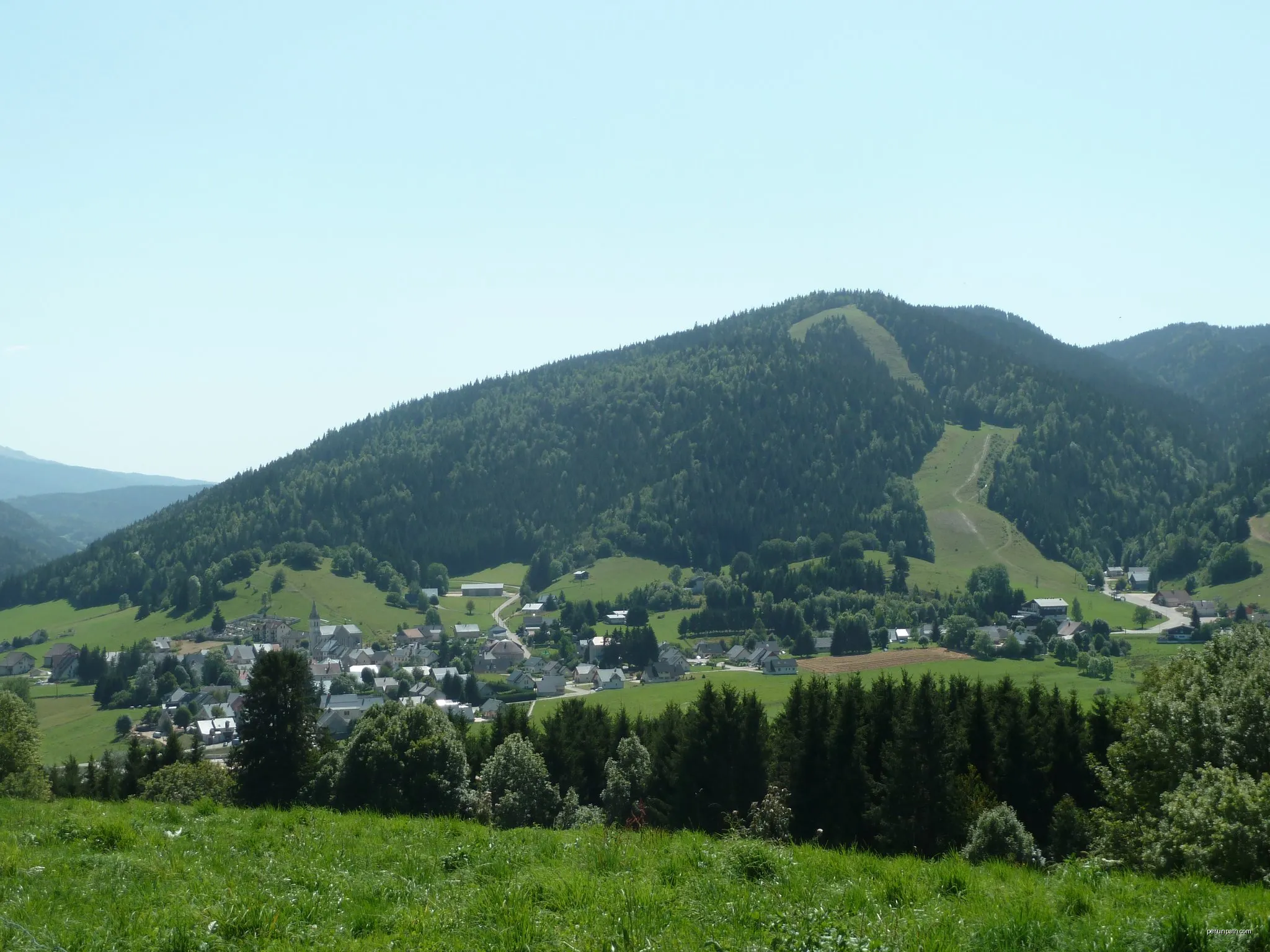 67:3 FACE AU VILLAGE DE MEAUDRE(VERT)