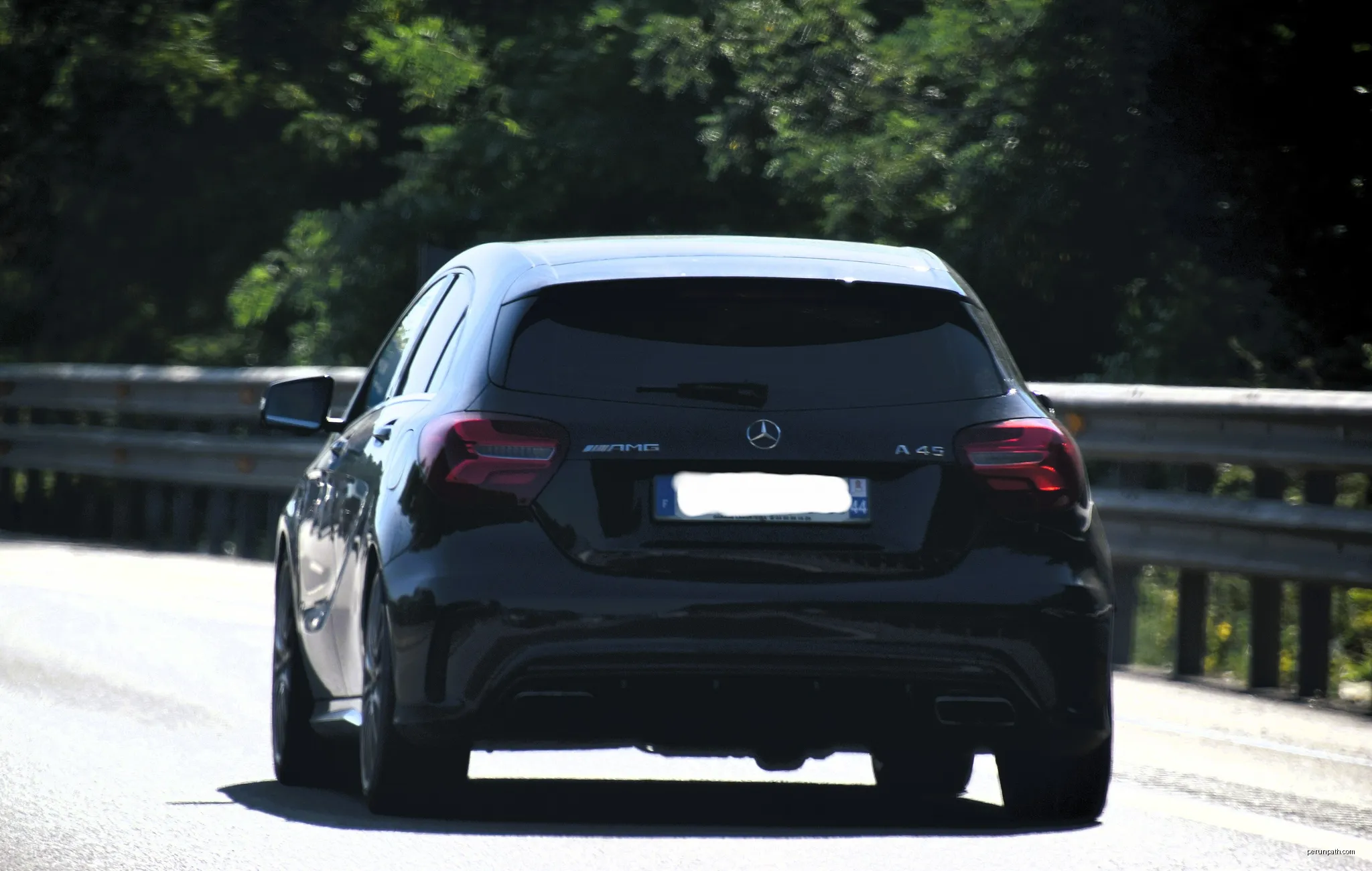 Mercedes-Benz A 45 AMG (W176, 2015) | Autor: Charles from Port Chester, New York | Licencja: CC BY 2.0 | Źródło: Wikimedia Commons