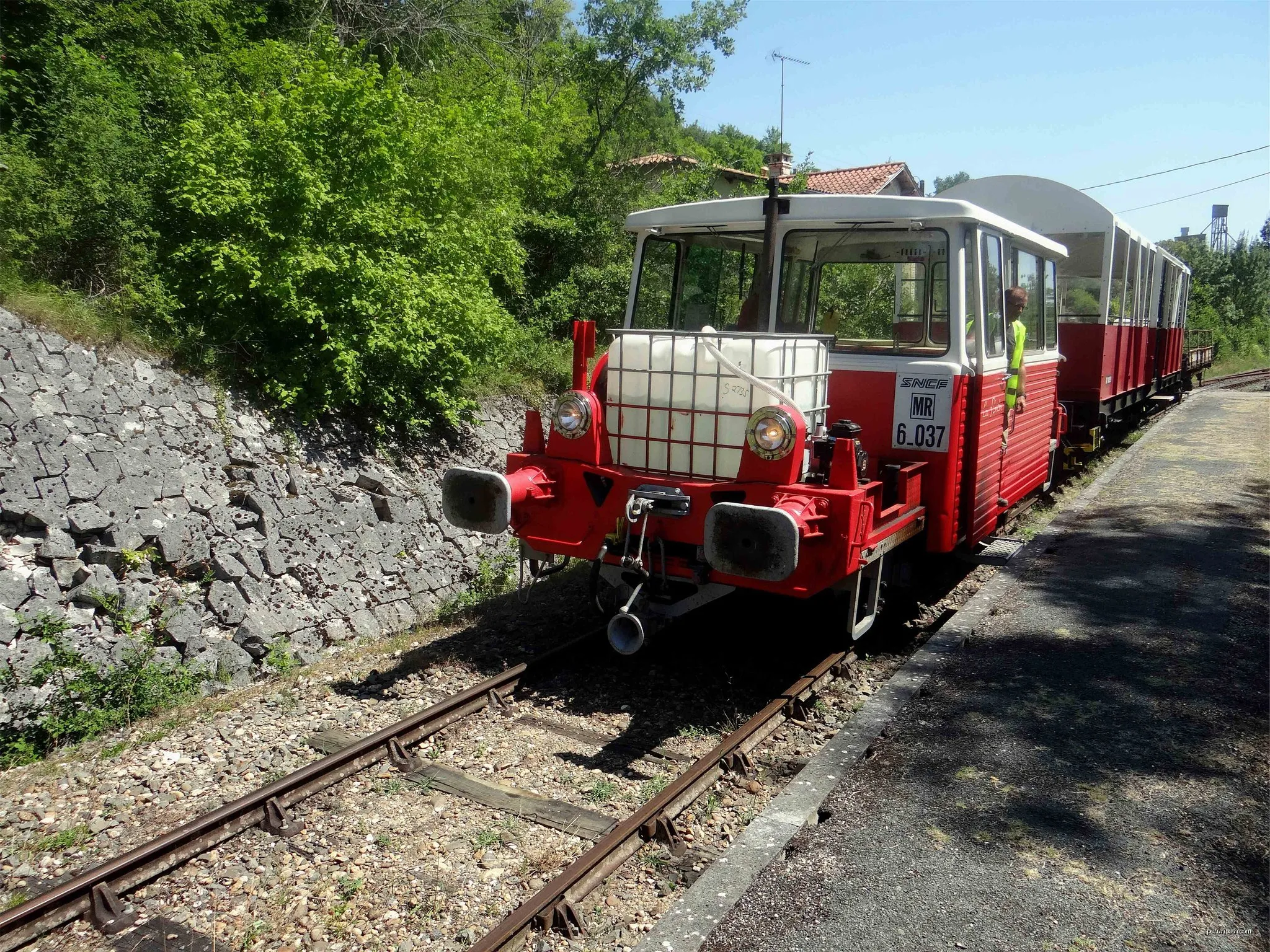 Mézin, vers Nérac, avec le petit train touristique 19.6 km