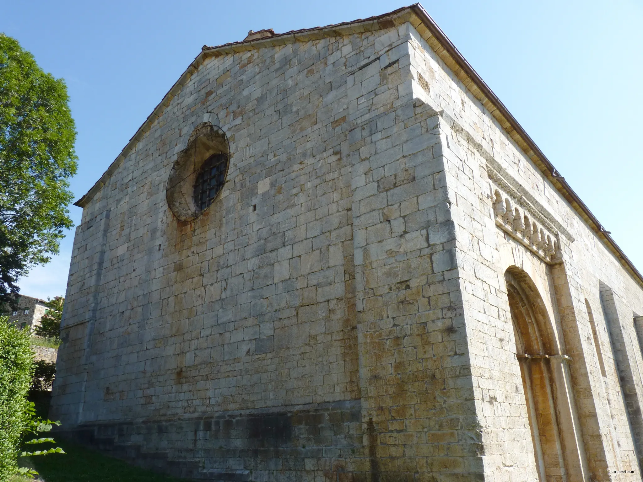 Església Santa Cecília, Molló (Ripollès, Girona, Catalunya, Espanya) | Autor: Bertrand GRONDIN  → (Talk) | Licencja: CC BY-SA 3.0 | Źródło: Wikimedia Commons