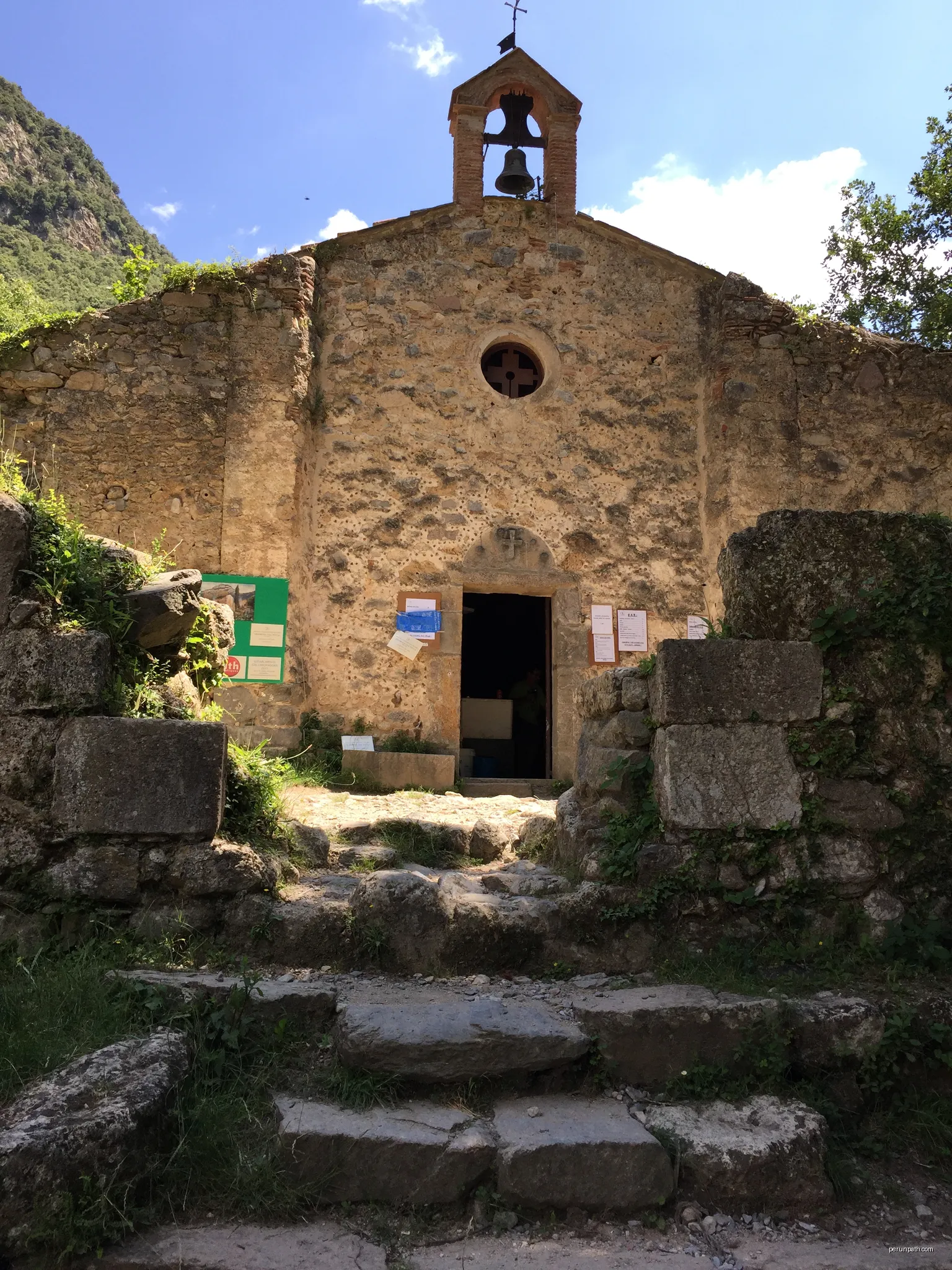 Montagut i Oix, Province of Girona, Spain | Autor: Yliana S.P. | Licencja: CC BY-SA 3.0 | Źródło: Wikimedia Commons