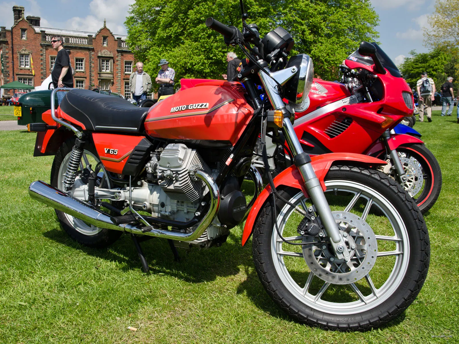 Capesthorne Hall Classic Car Show 26/05/2013 | Autor: SG2012 | Licencja: CC BY 2.0 | Źródło: Wikimedia Commons