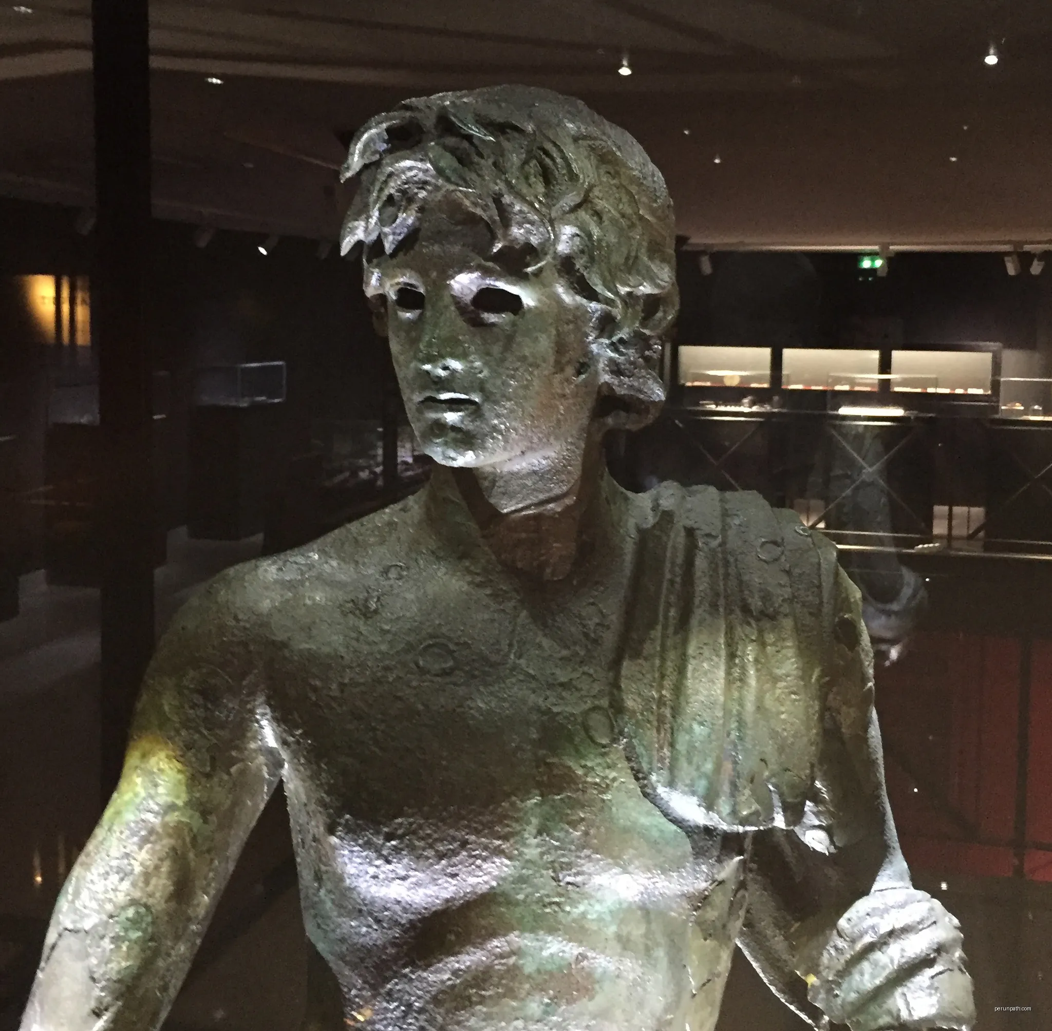 File:Musée Cap d'Agde Ephèbe (4).jpg | Licencja: CC BY-SA 4.0 | Źródło: Wikimedia Commons