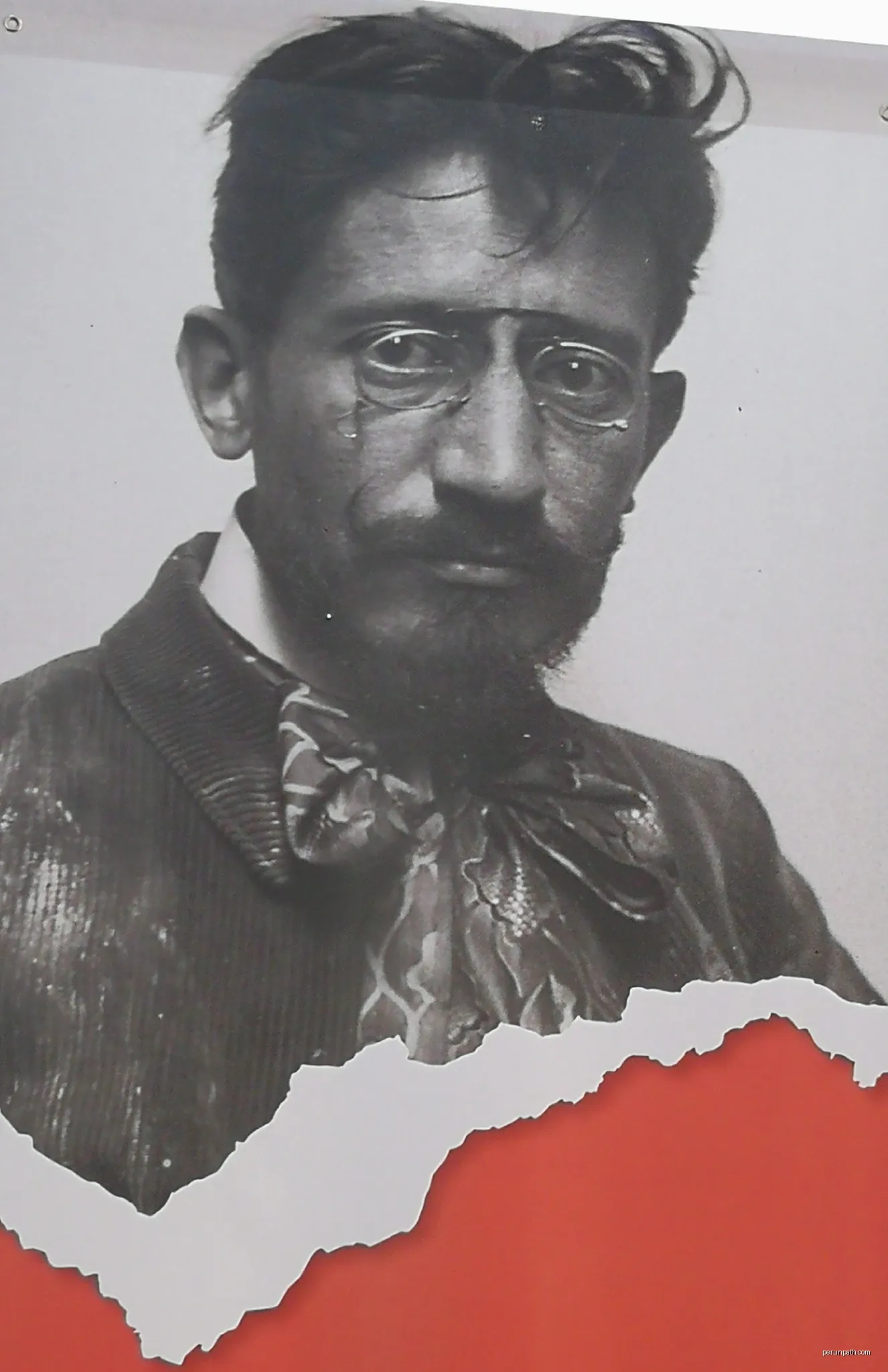 Porträt Josep Berga i Boada: Ausschnitt aus einer öffentlichen Plakatwerbung für die Ausstellung im Herbst und Winter 2018 Josep Berga i Boada im Museu Comarcal de la Garrotxa in Olot | Autor: Nasobema lyricum | Licencja: CC0 | Źródło: Wikimedia Commons