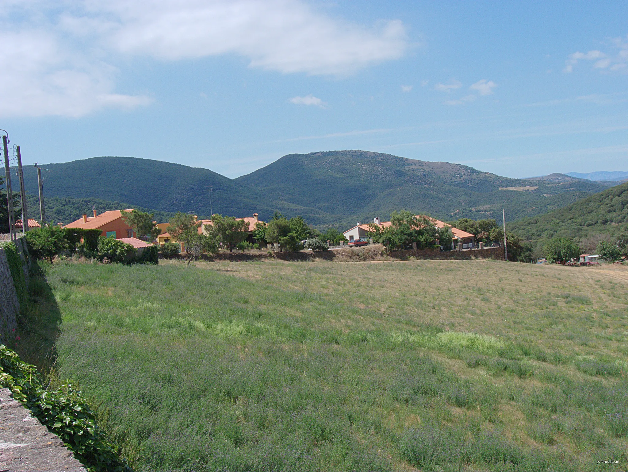 Nord-ouest, Oms (Pyrénées-Orientales, Languedoc-Roussillon, France) | Autor: Bertrand GRONDIN  → (Talk) | Licencja: CC BY-SA 3.0 | Źródło: Wikimedia Commons