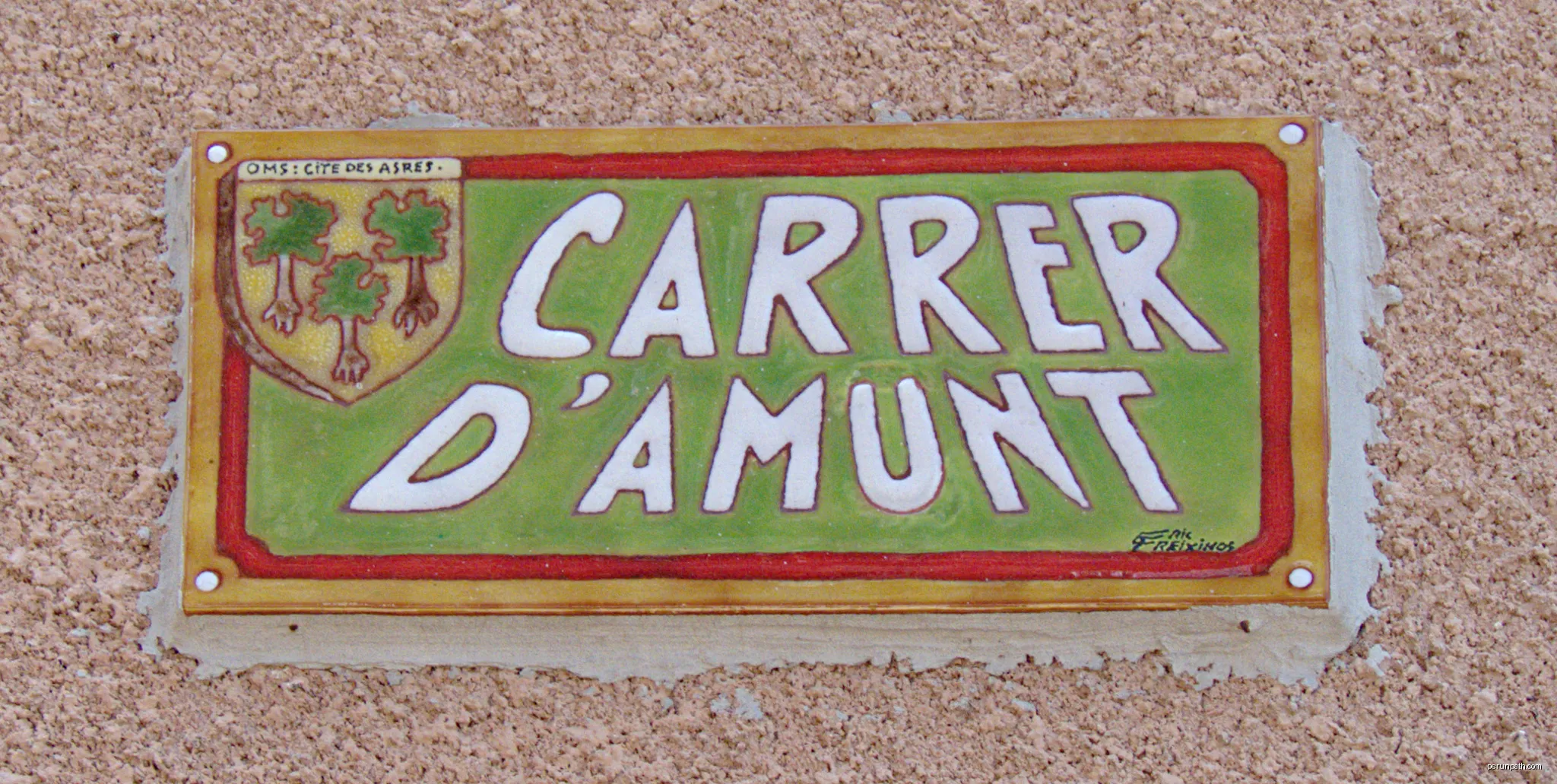 Carrer d'Amunt, Oms (Pyrénées-Orientales, Languedoc-Roussillon, France) | Autor: Bertrand GRONDIN  → (Talk) | Licencja: CC BY-SA 3.0 | Źródło: Wikimedia Commons