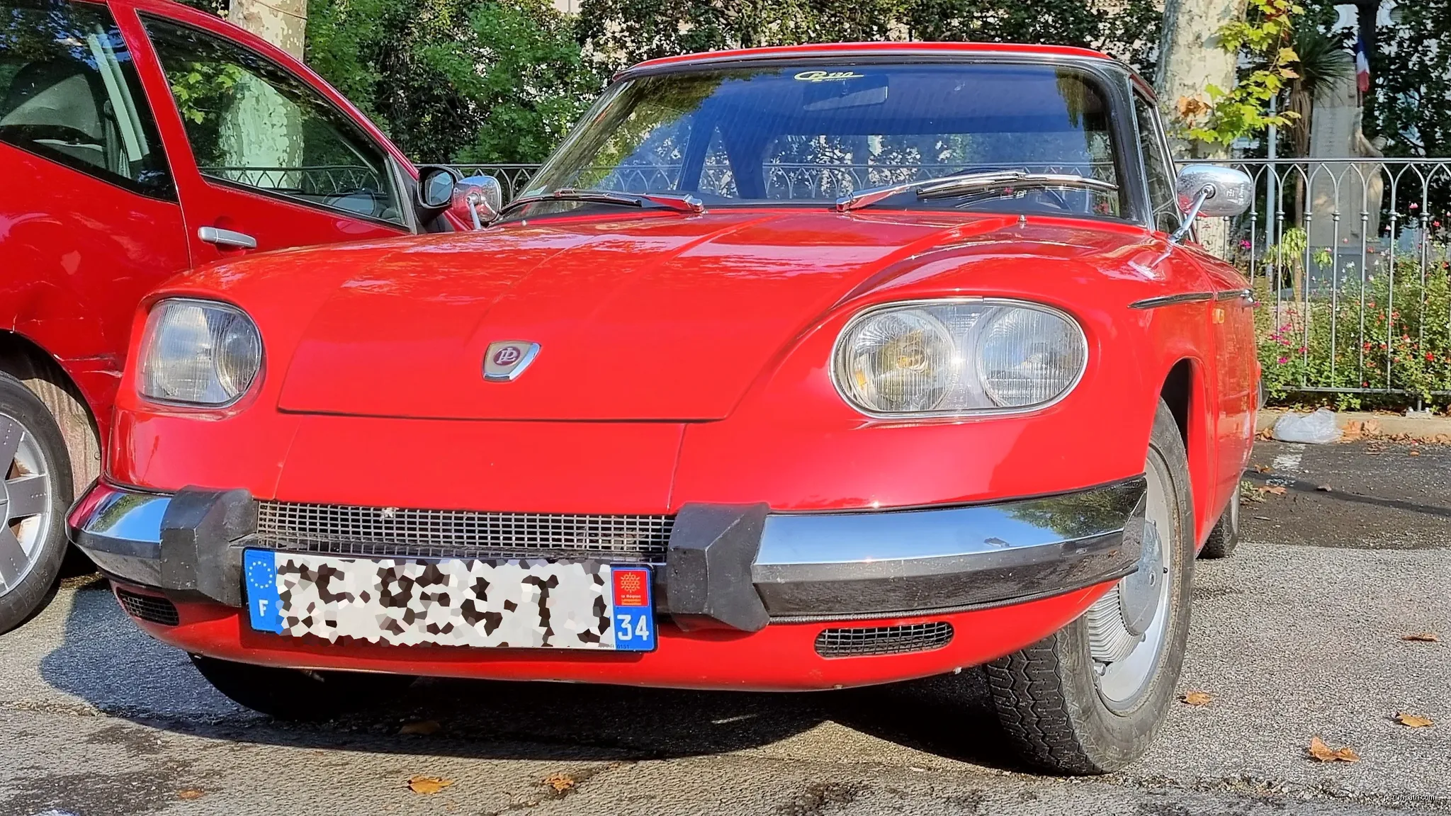 Panhard 24ct à Saint-Chinian (Hérault) | Autor: GilPe | Licencja: CC BY-SA 4.0 | Źródło: Wikimedia Commons