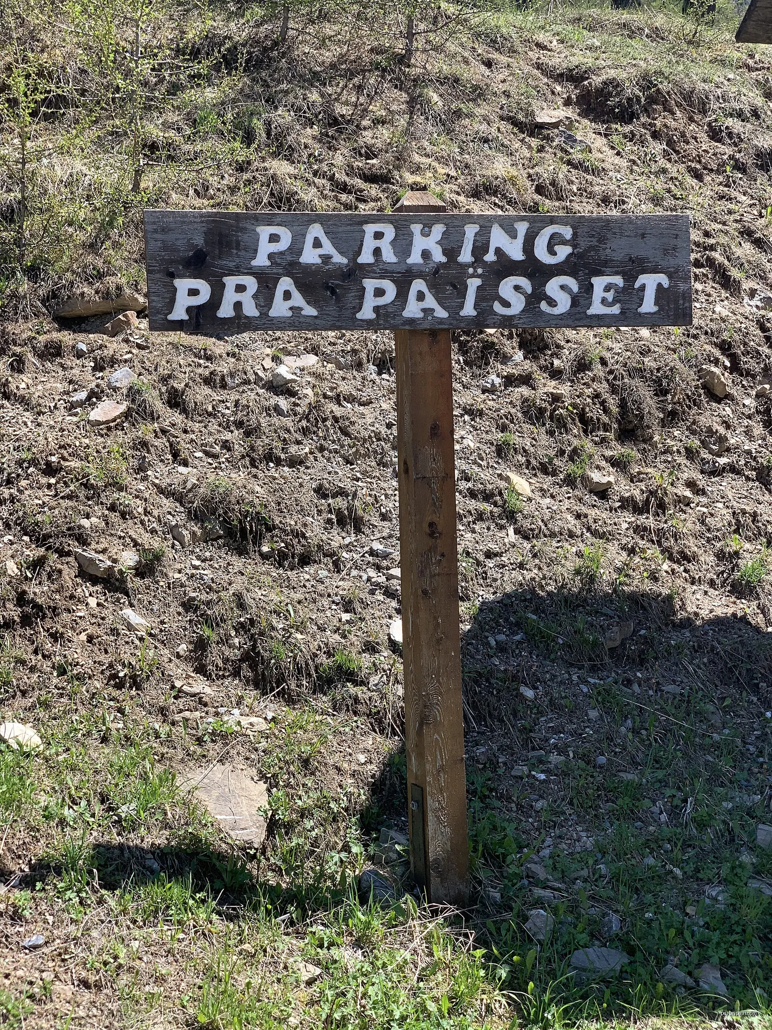 Panneau du parking Pra Paisset (Les Orres 1800). | Autor: Benoît Prieur | Licencja: CC0 | Źródło: Wikimedia Commons