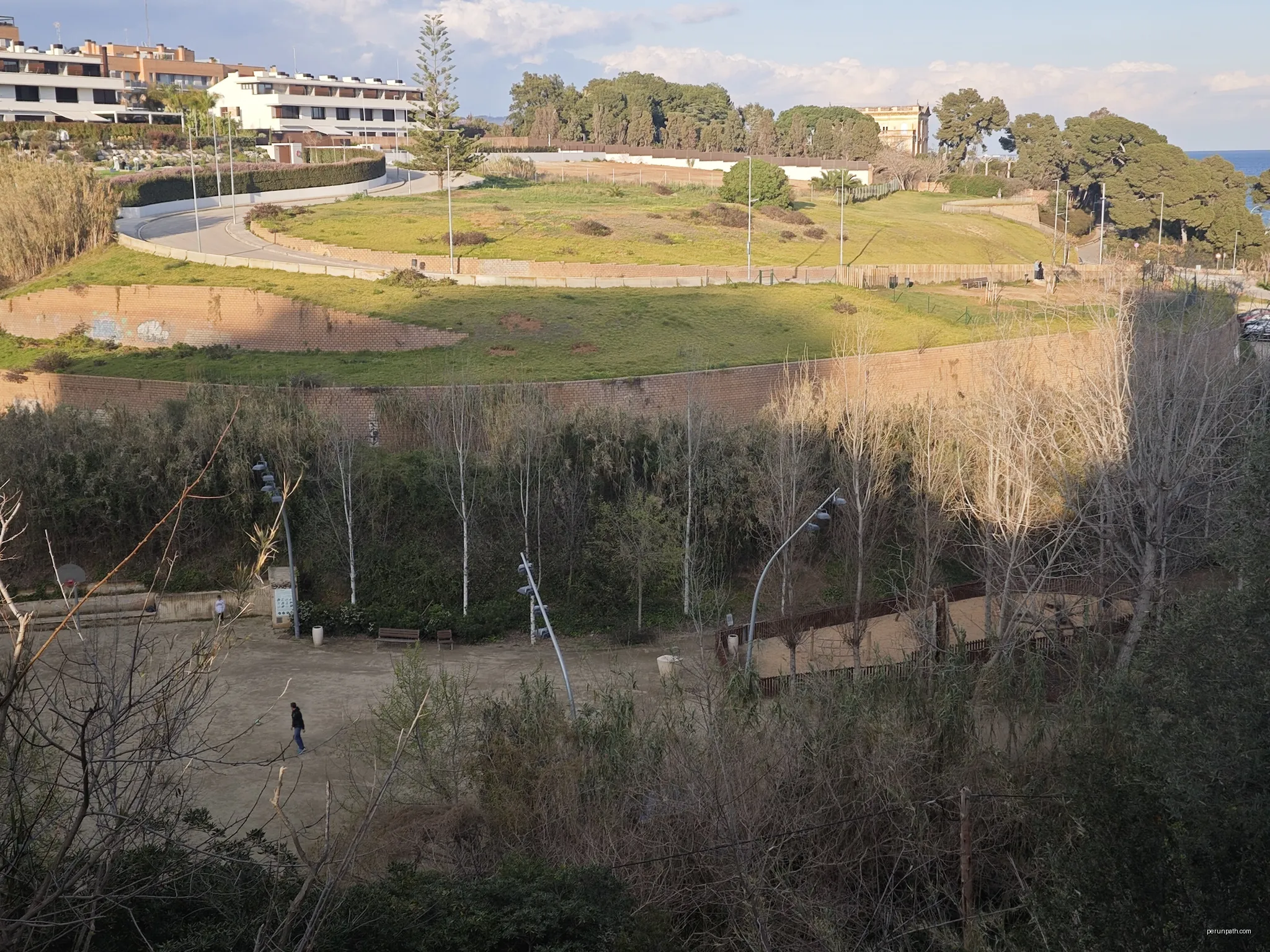 Parc de la Riera d'en Font (font de Montgat) | Autor: Friviere | Licencja: CC BY-SA 4.0 | Źródło: Wikimedia Commons