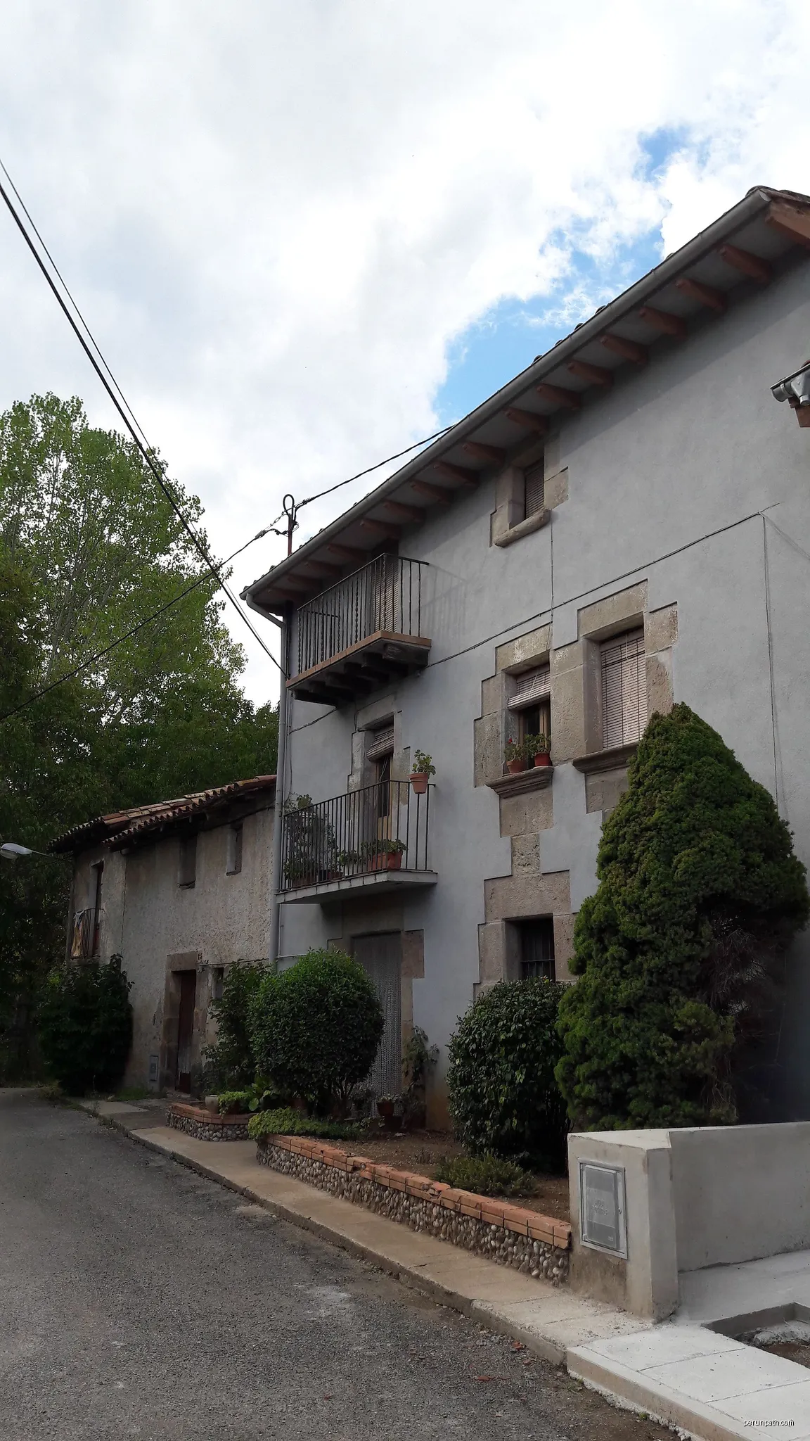 Can Perot (Santa Pau) | Autor: Maite oliva alsina | Licencja: CC BY-SA 4.0 | Źródło: Wikimedia Commons