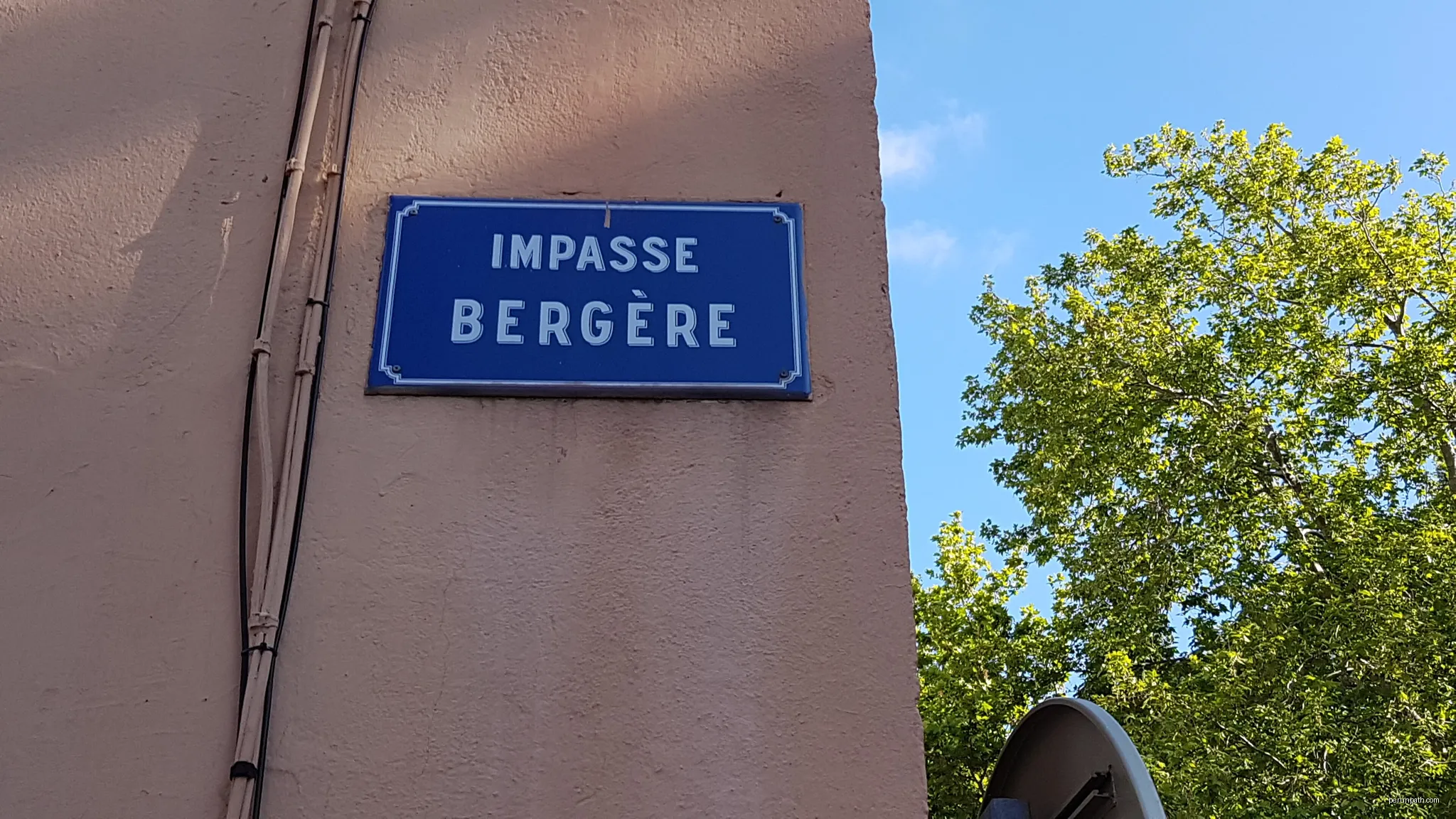 panneau de rue | Autor: Culex | Licencja: CC BY-SA 4.0 | Źródło: Wikimedia Commons