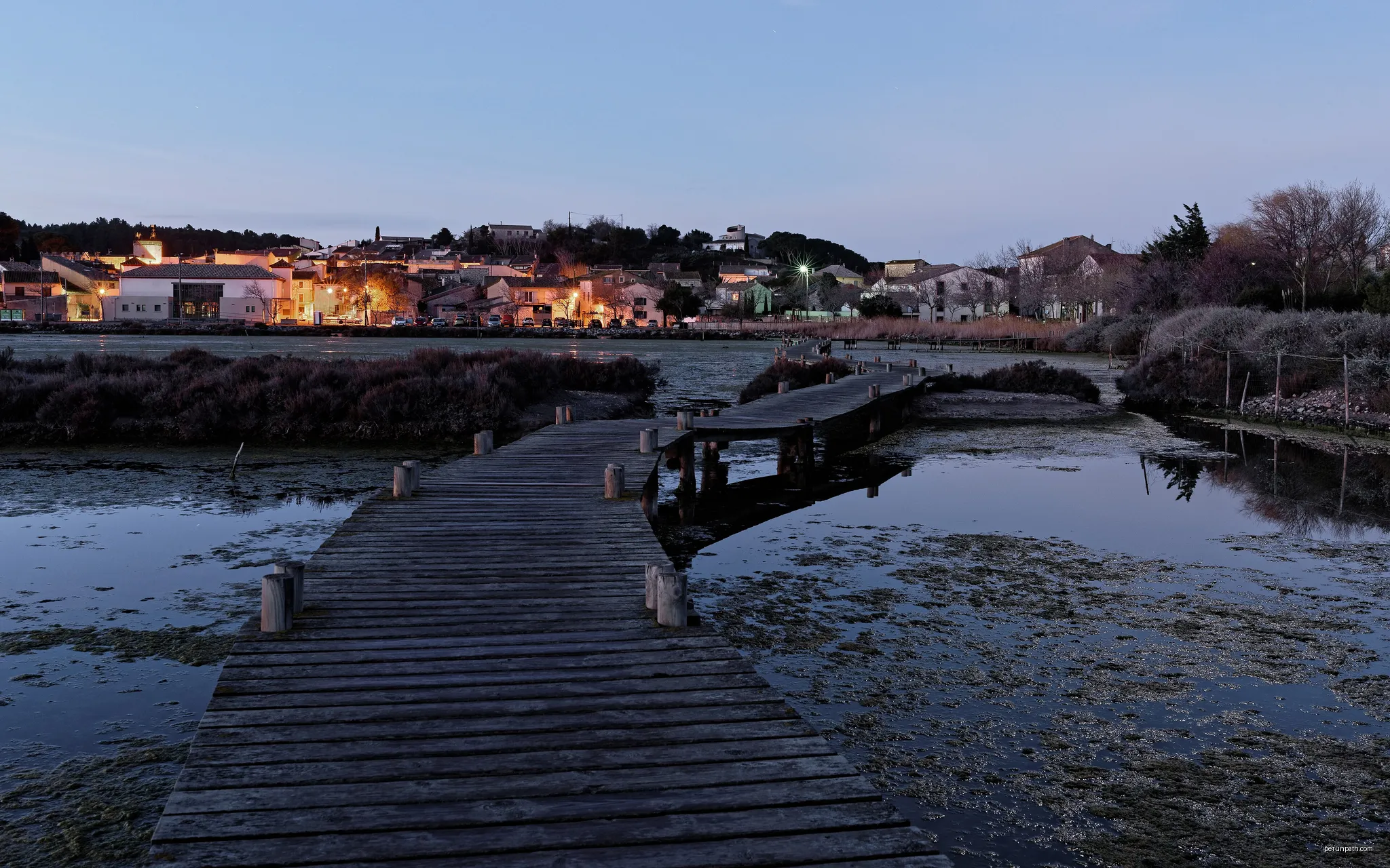 Peyriac-de-Mer, Aude, France. View from the former salt ponds. | Autor: Christian Ferrer | Licencja: CC BY 4.0 | Źródło: Wikimedia Commons