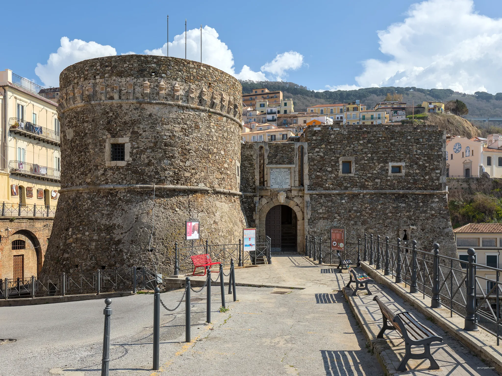 Pizzo (Calabria, Italy) - The Murat castle | Autor: Benjamin Smith | Licencja: CC BY-SA 4.0 | Źródło: Wikimedia Commons
