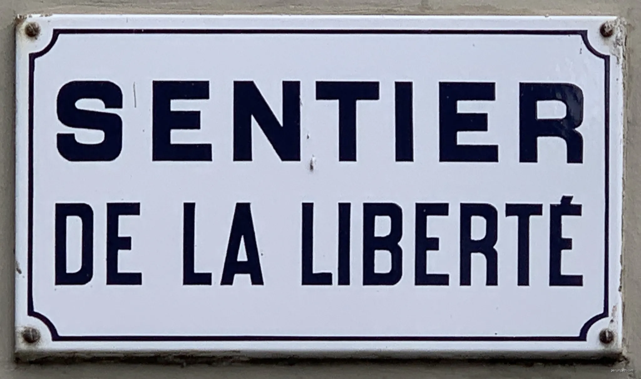 Plaque du sentier de la Liberté, Ivry-sur-Seine. | Autor: Chabe01 | Licencja: CC BY-SA 4.0 | Źródło: Wikimedia Commons