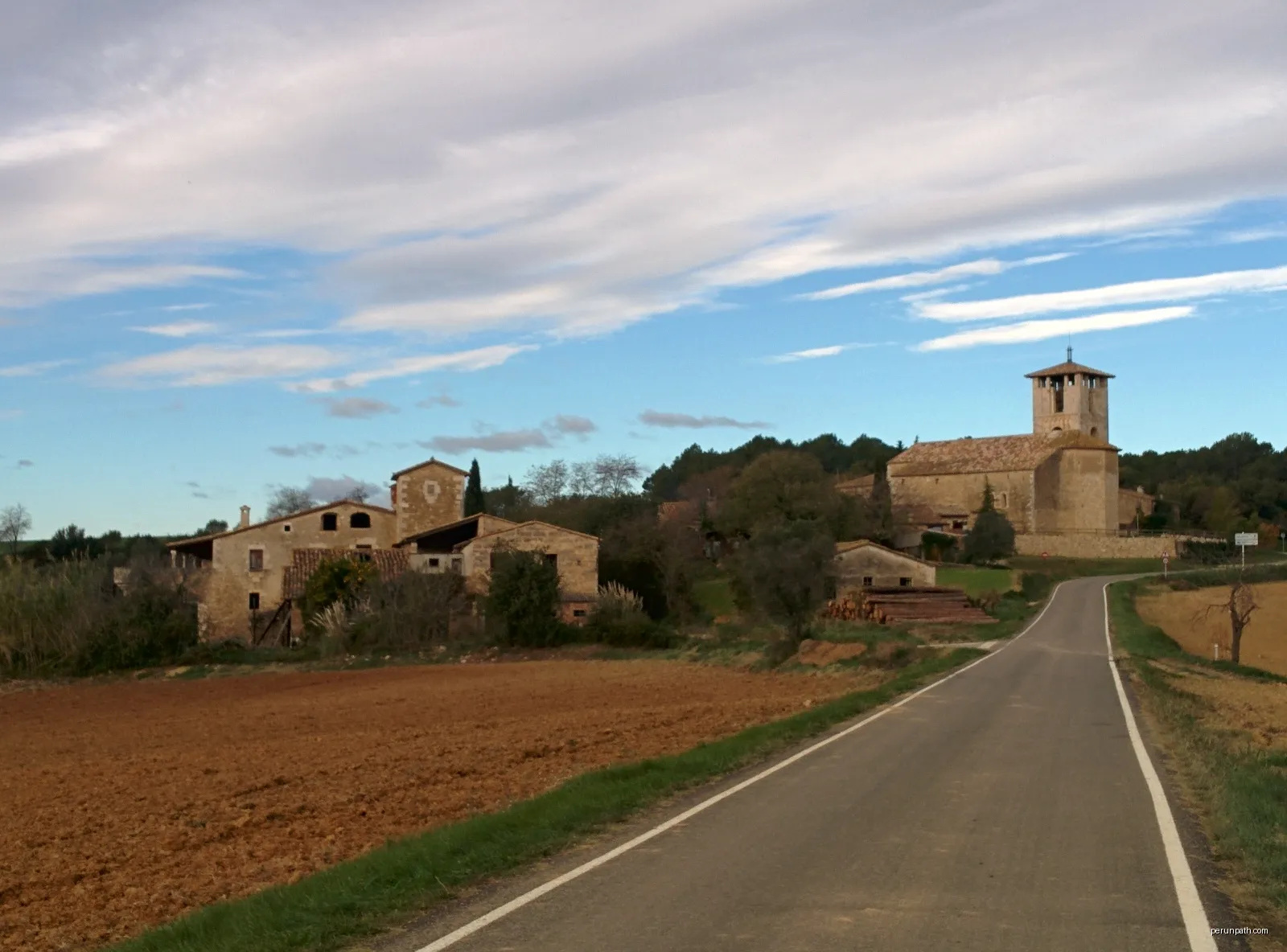 Església parroquial de Sant Feliu (Fontcoberta) | Autor: Josep Maria Viñolas Esteva | Licencja: CC BY-SA 4.0 | Źródło: Wikimedia Commons