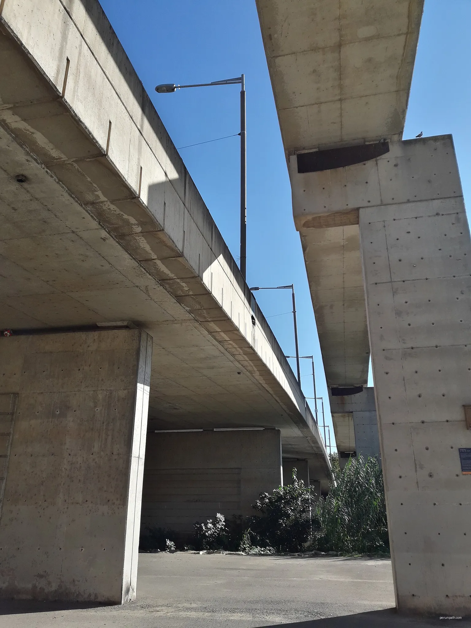 Pont de Cristóbal de Moura | Autor: Pere López Brosa | Licencja: CC BY-SA 4.0 | Źródło: Wikimedia Commons