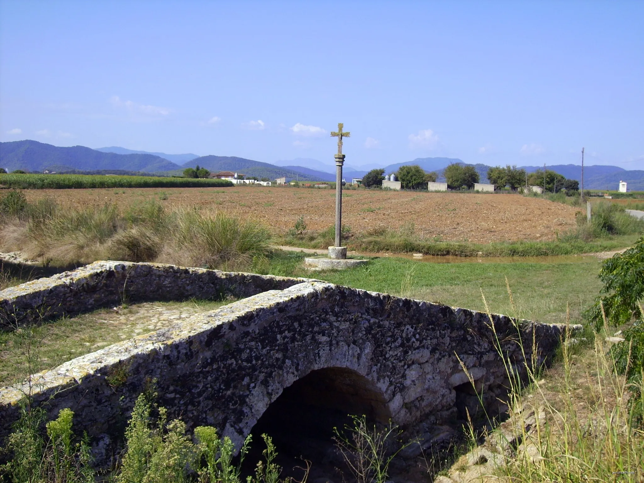 Pont de Martís (Esponellà) | Autor: Josep Maria Viñolas Esteva | Licencja: CC BY-SA 4.0 | Źródło: Wikimedia Commons