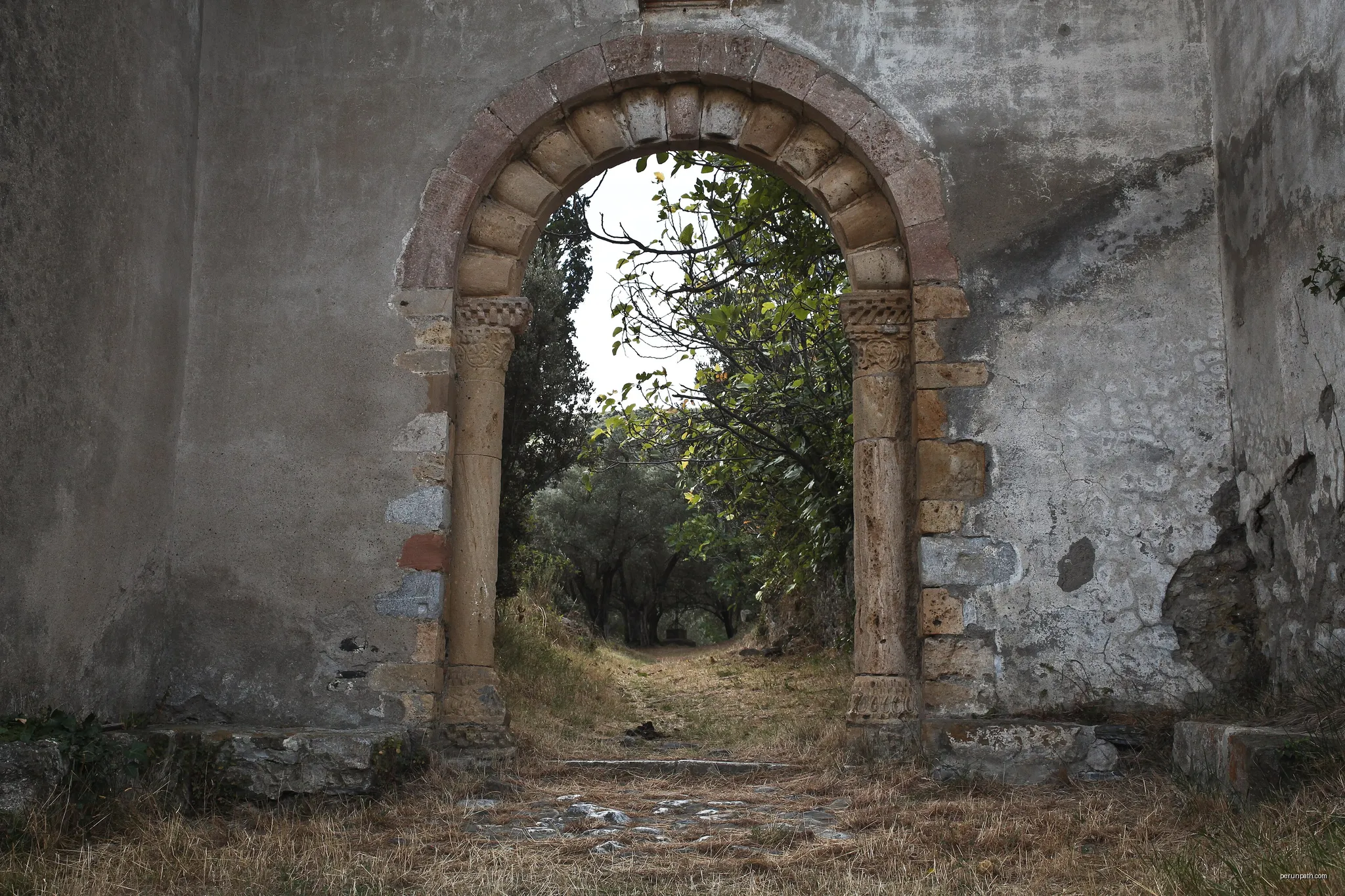 Chemin des gorges de Saint-Jaume