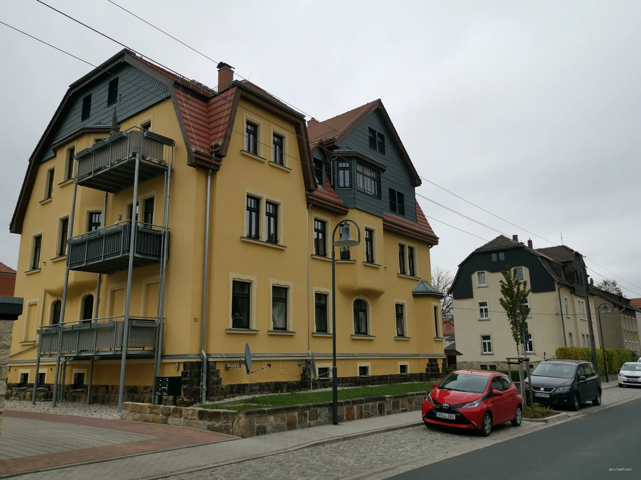Poststraße 12 in Arnsdorf | Autor: Z thomas | Licencja: CC BY-SA 4.0 | Źródło: Wikimedia Commons