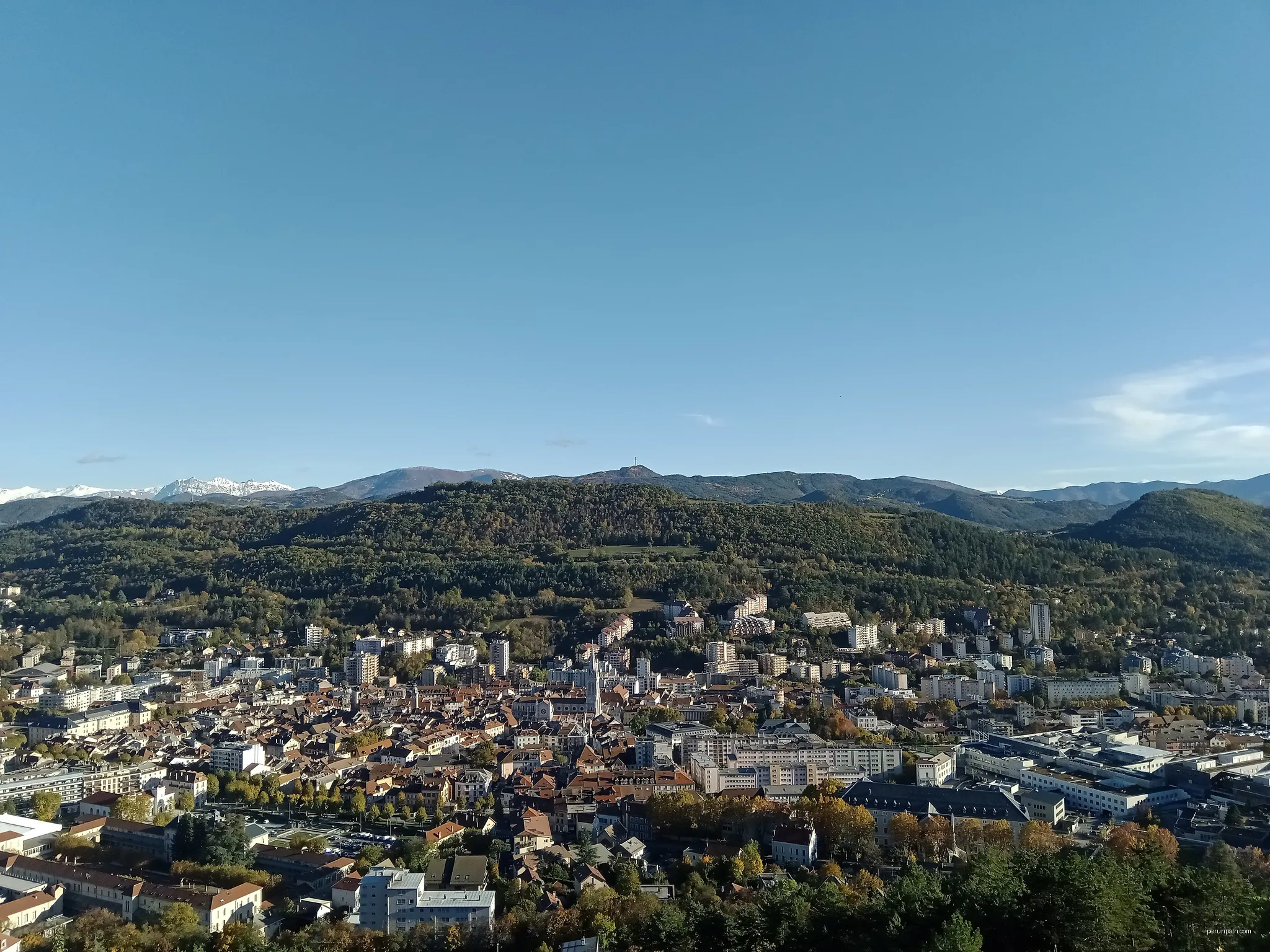 Le puy Maurel depuis Puymaure, Gap, Hautes-Alpes, France | Autor: Rémih | Licencja: CC BY-SA 4.0 | Źródło: Wikimedia Commons