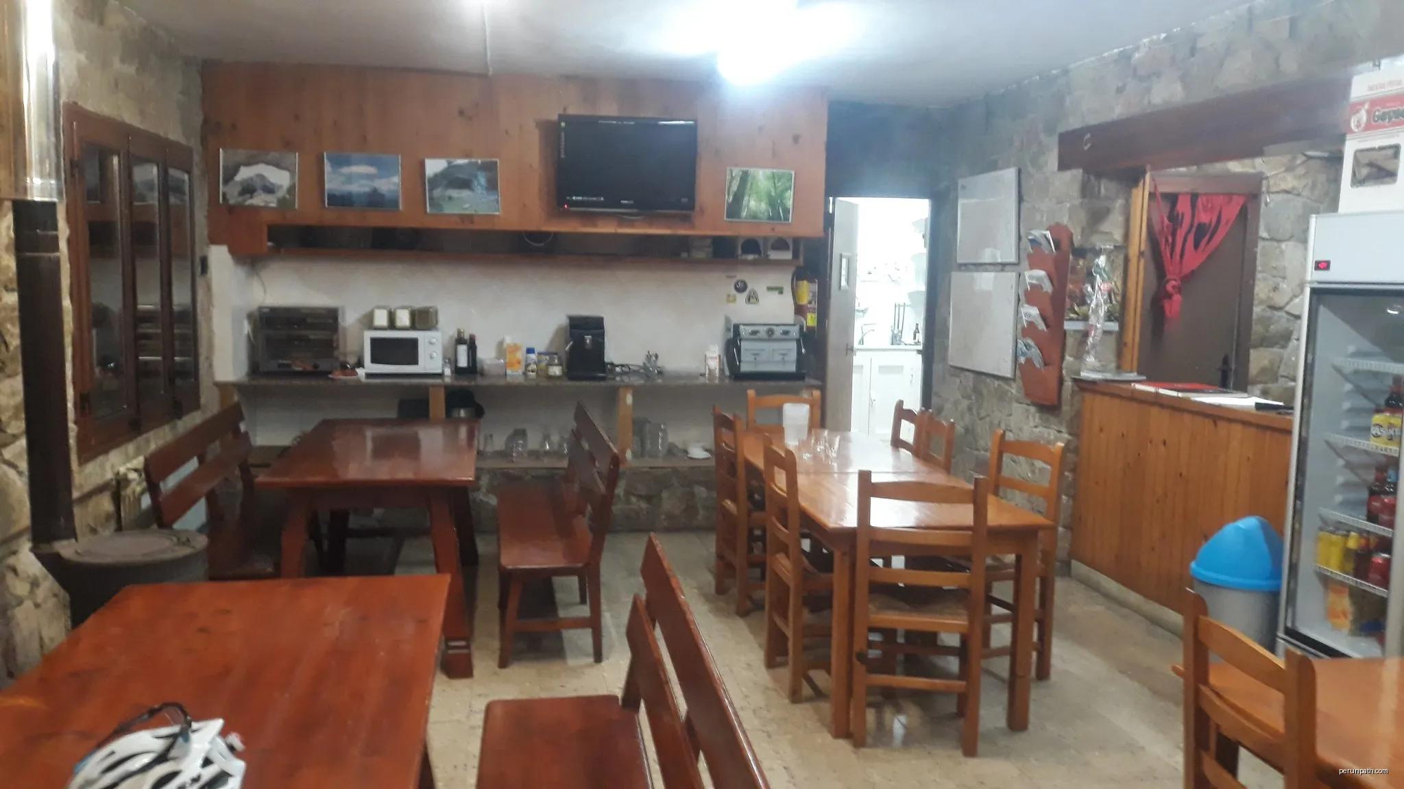 Del Santuari de Pinós als Ports