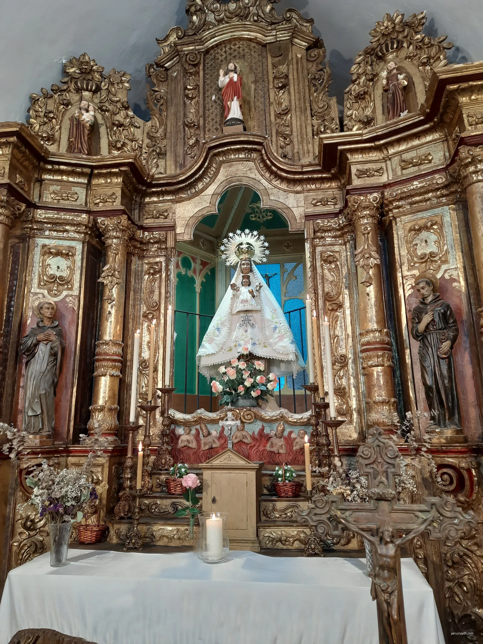 Santuari de la Mare de Déu de Farners (Santa Coloma de Farners) | Autor: Josep Maria Viñolas Esteva | Licencja: CC BY-SA 4.0 | Źródło: Wikimedia Commons