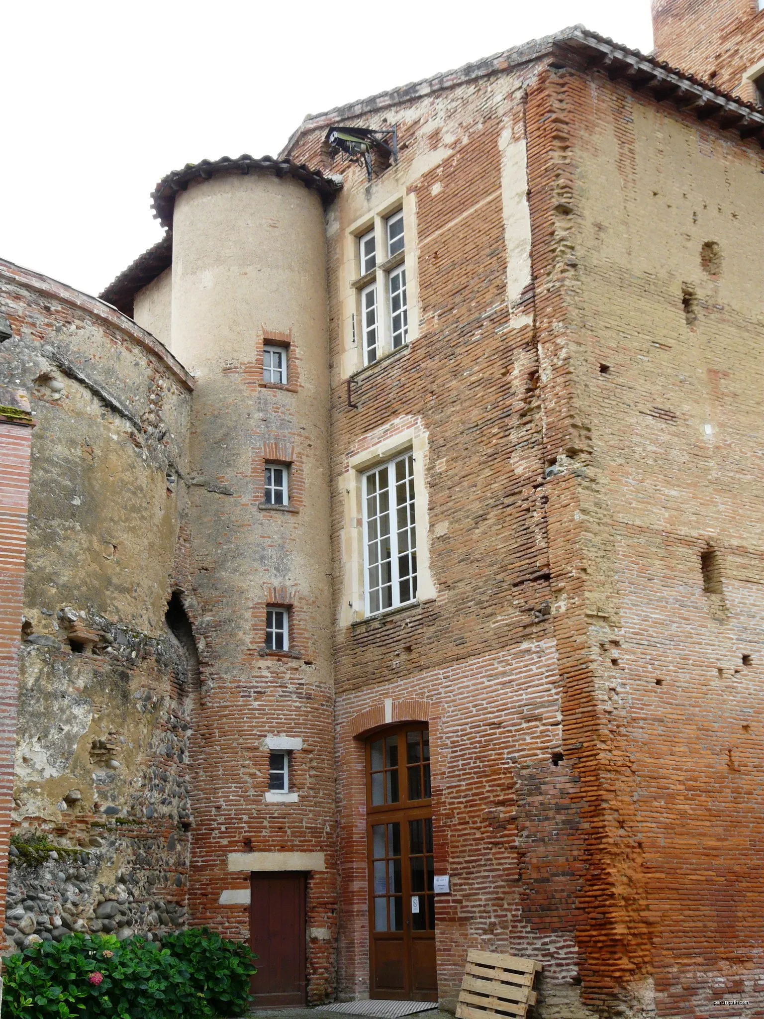 De la Cathédrale au chemin de la Coque et du Vila