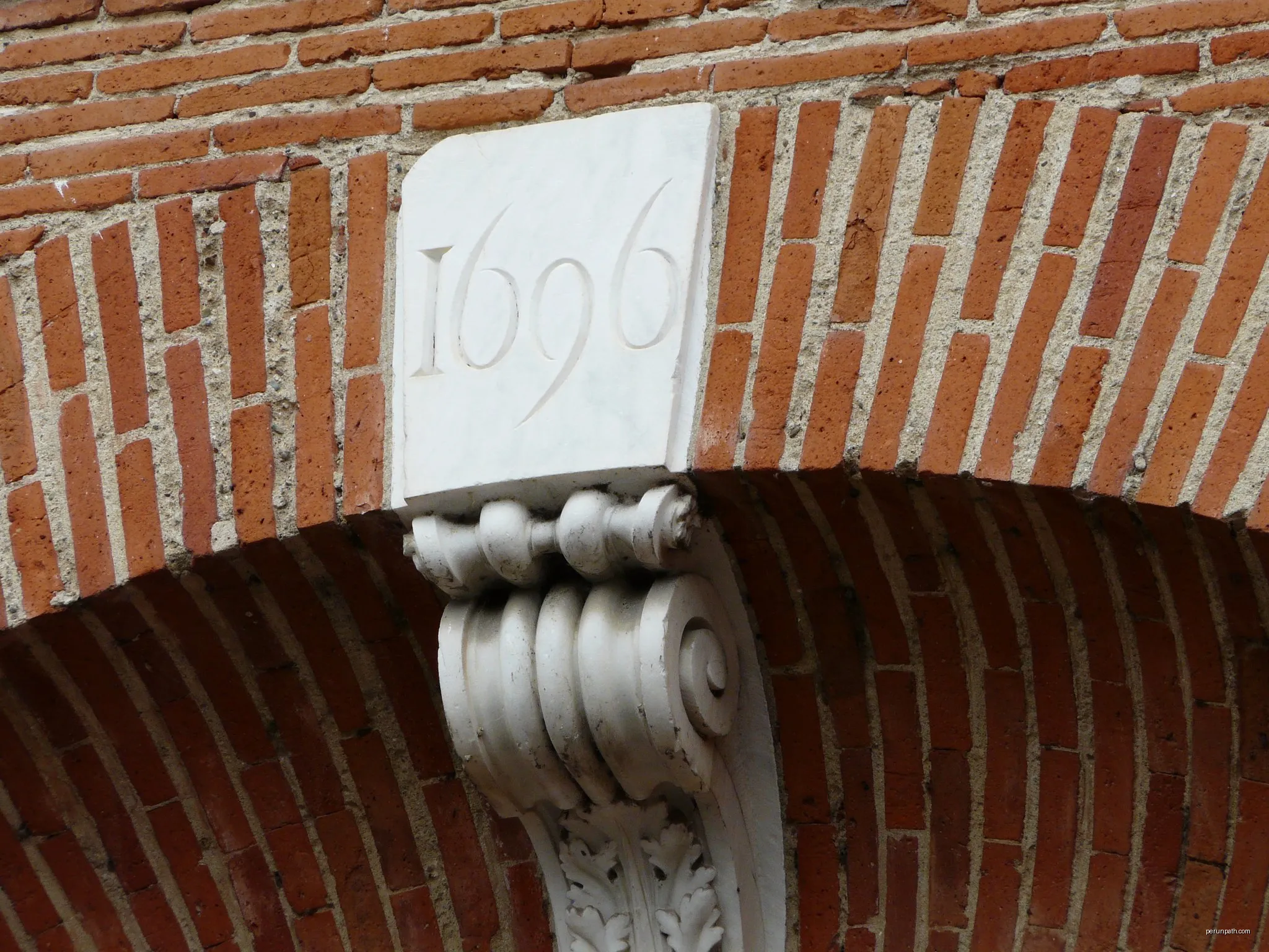 De la Cathédrale au chemin de la Coque et du Vila