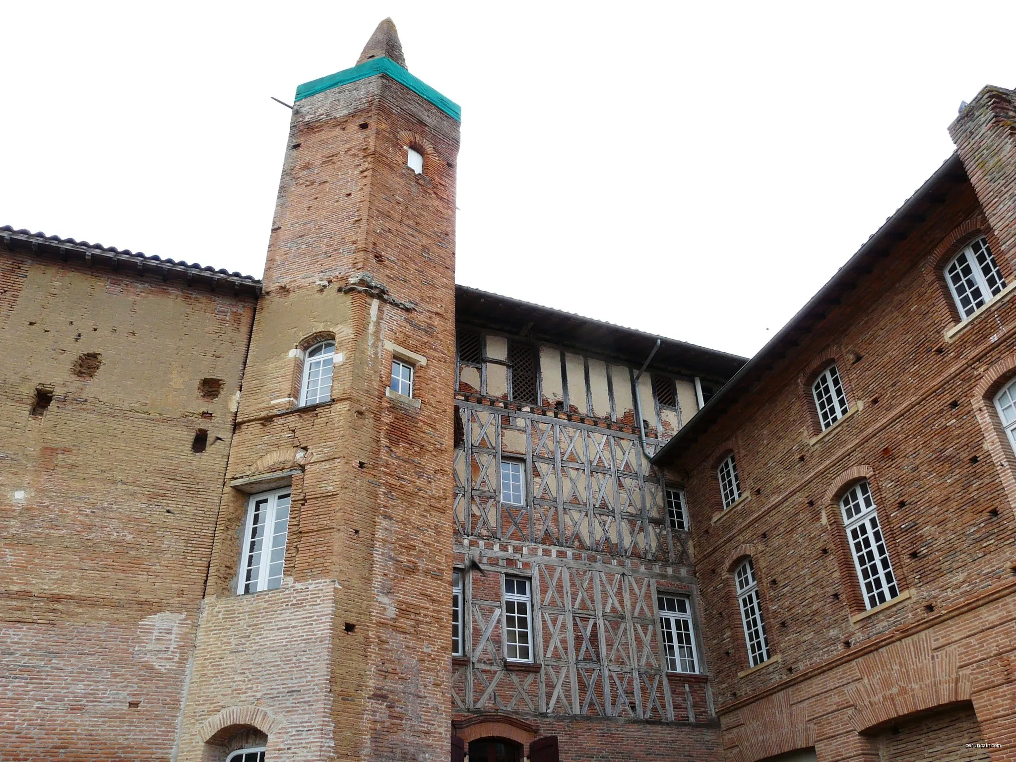 De la Cathédrale au chemin de la Coque et du Vila