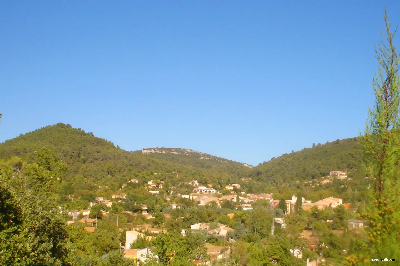 Rocbaron | Autor: elenetti | Licencja: CC BY-SA 3.0 | Źródło: Wikimedia Commons