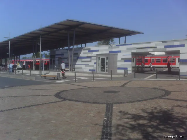 Rotenburg: Bahnhofsvorplatz | Autor: Peter von Rueden on geo.hlipp.de | Licencja: CC BY-SA 2.0 | Źródło: Wikimedia Commons
