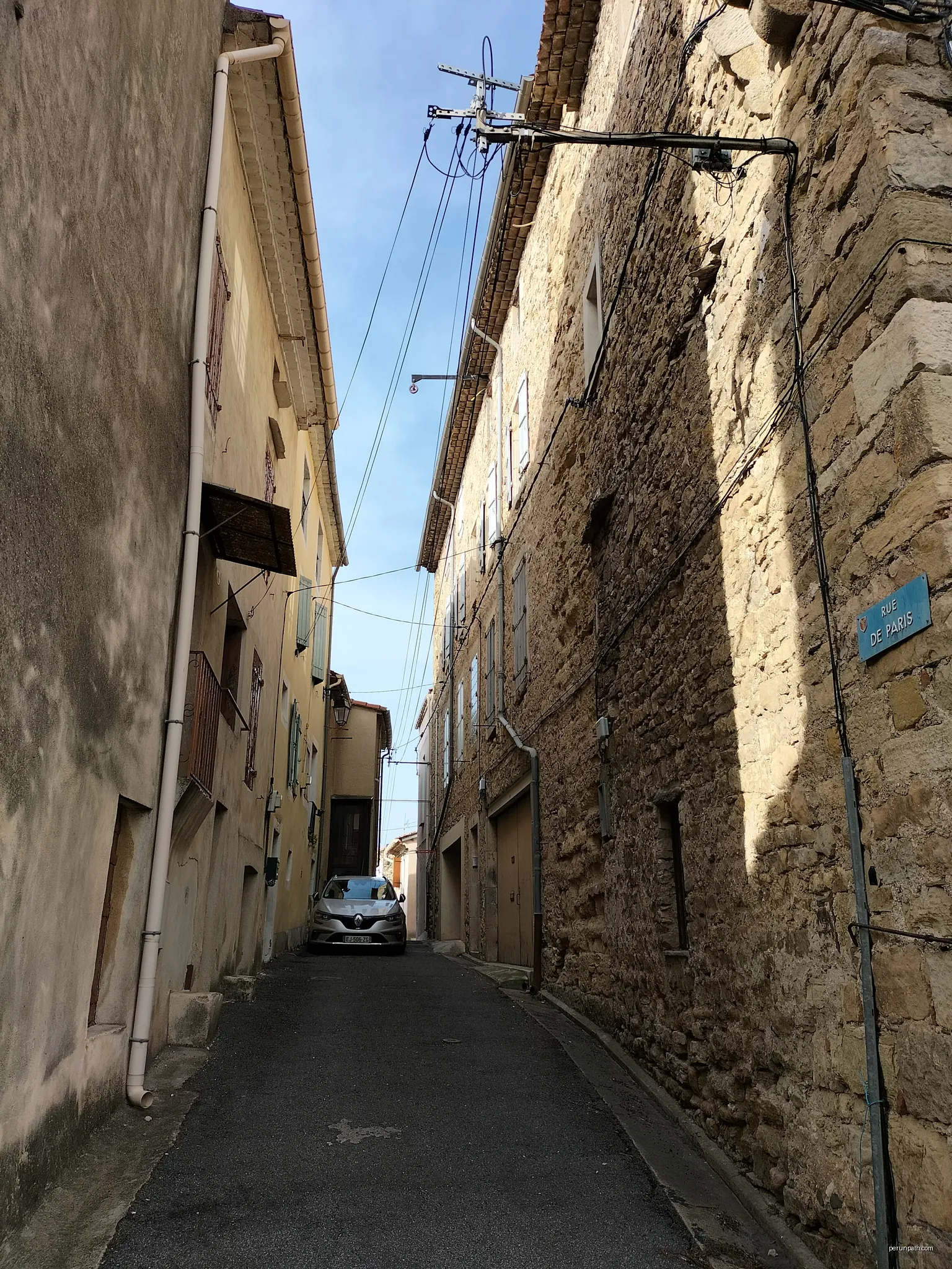 rue de Paris | Autor: Vanbasten 23 | Licencja: CC BY-SA 3.0 | Źródło: Wikimedia Commons
