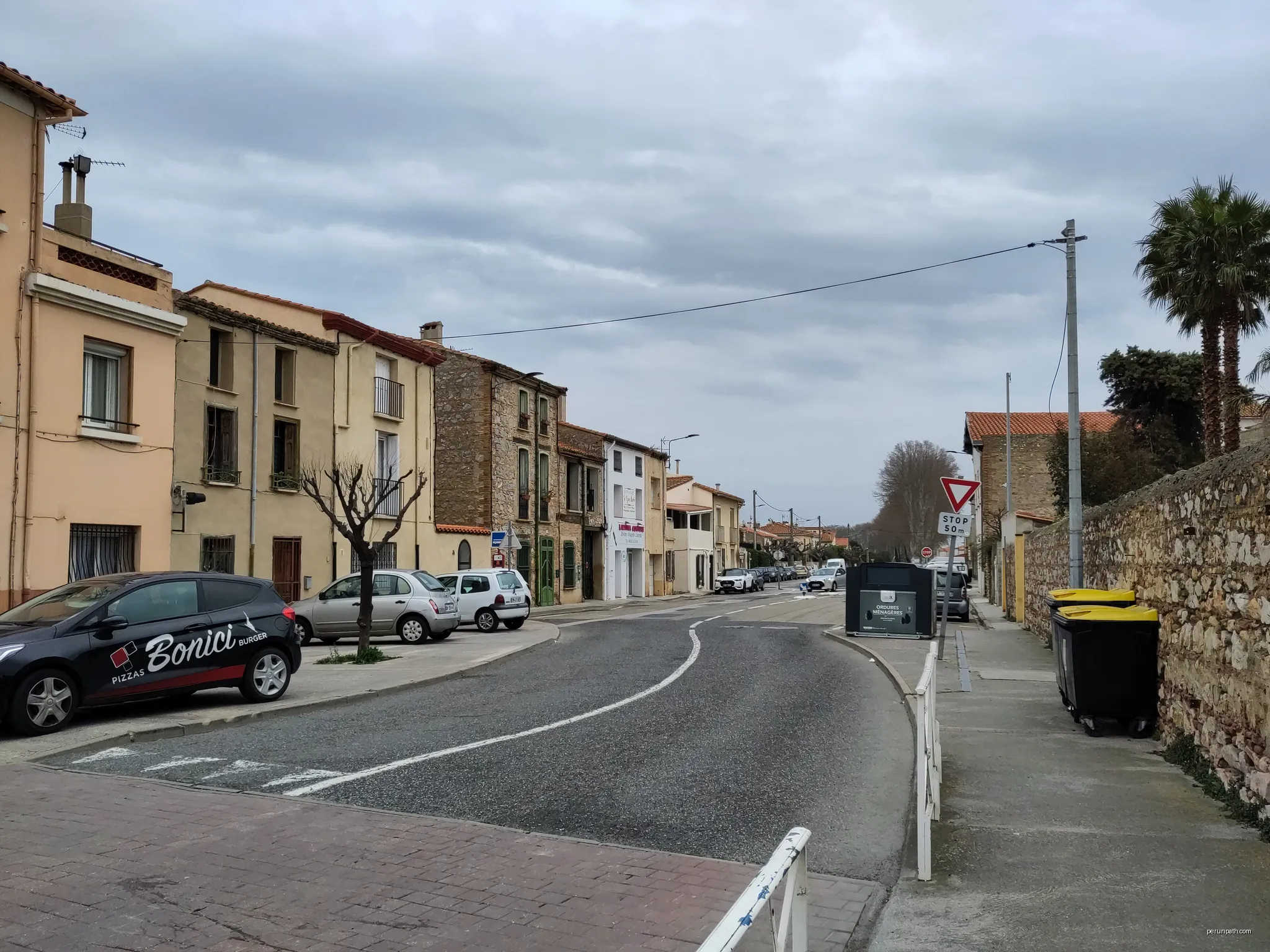 rue du ruisseau | Autor: LySioS-wkp | Licencja: CC BY-SA 4.0 | Źródło: Wikimedia Commons