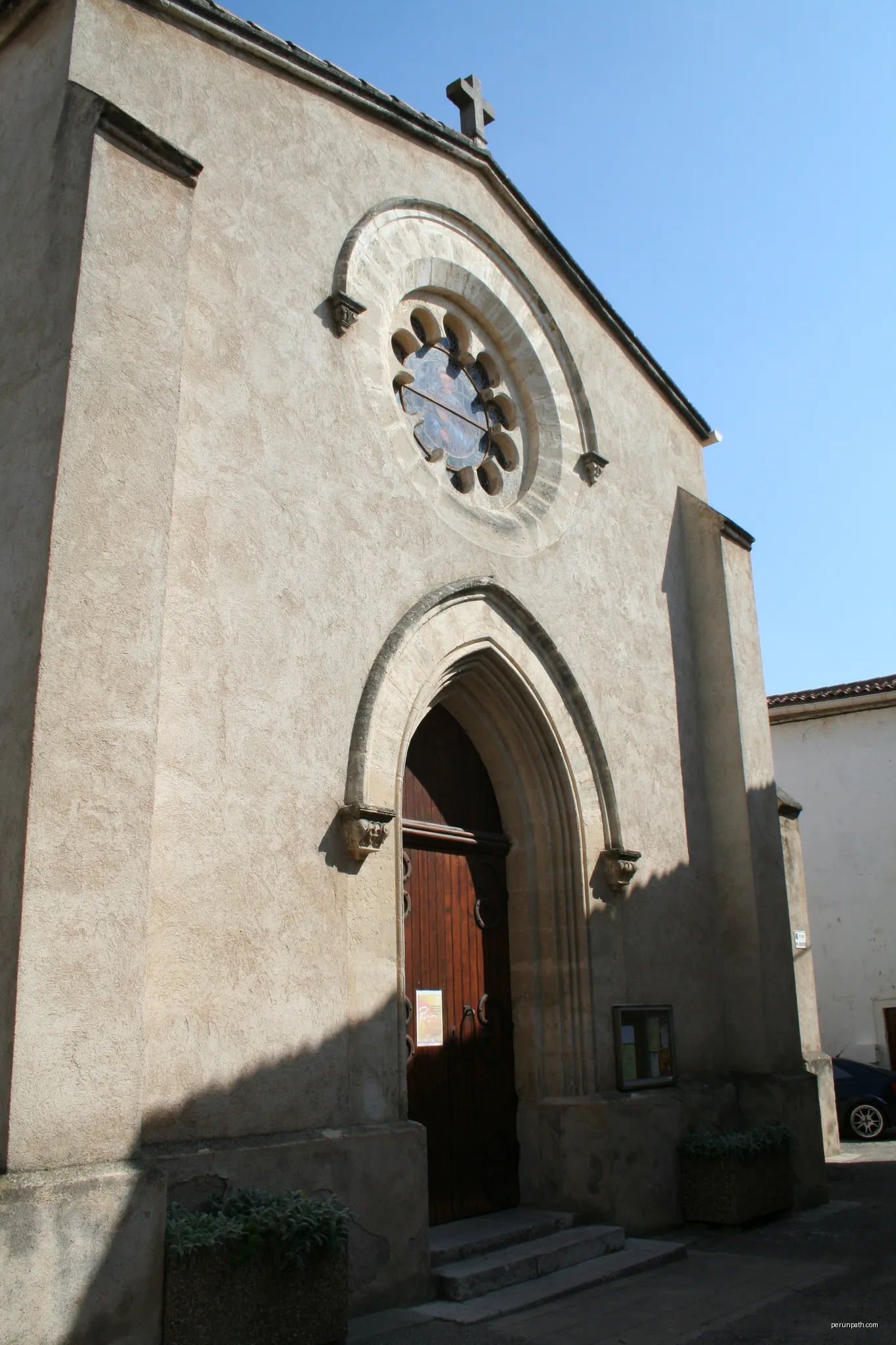 Saint-Bauzille-de-la-Sylve (Hérault - portail de l'église Saint-Baudile. | Autor: Fagairolles 34 | Licencja: CC BY-SA 4.0 | Źródło: Wikimedia Commons