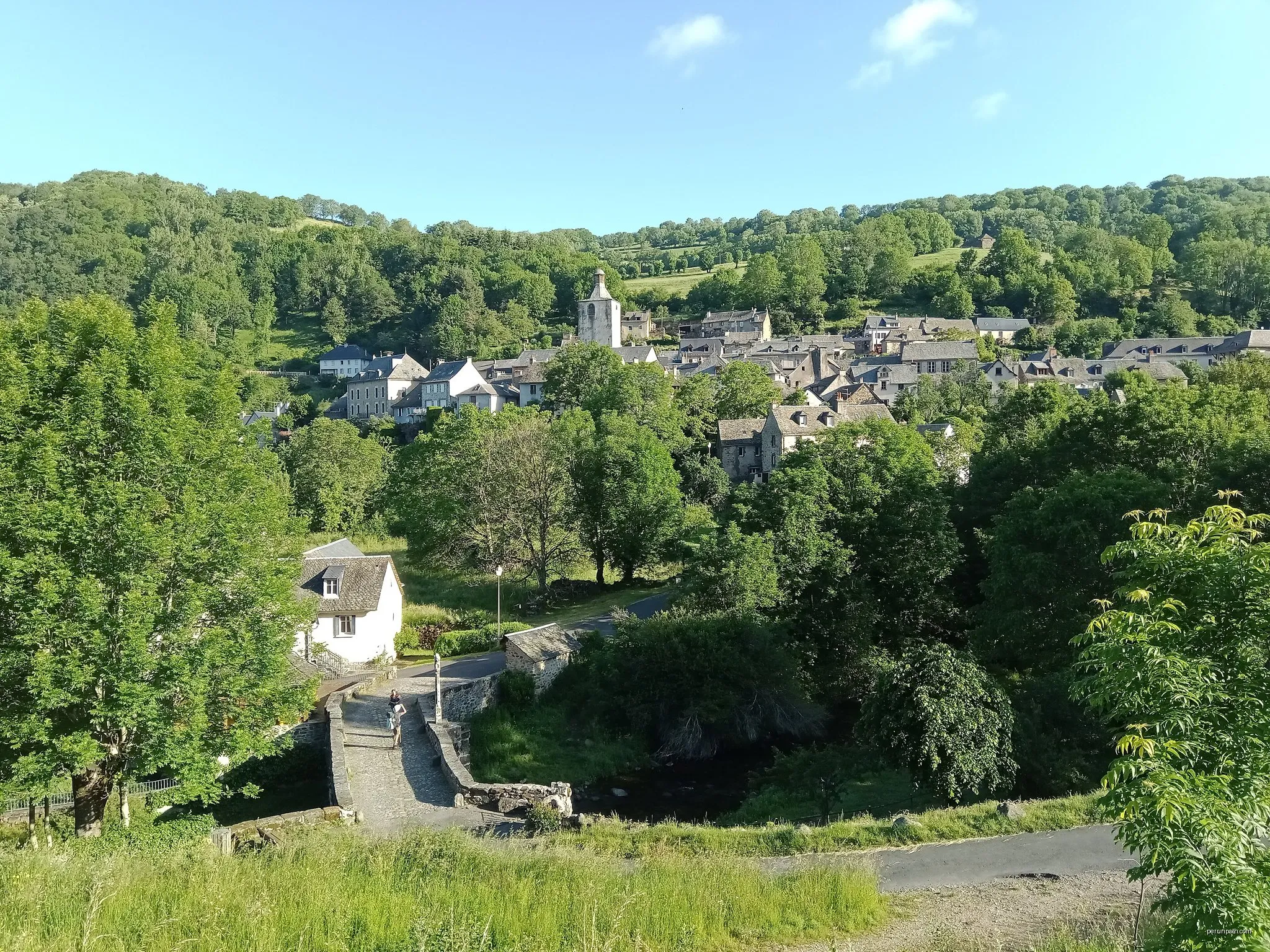 CSG 03C2 : Saint-Chély-d'Aubrac cimetière - Croix de Rode