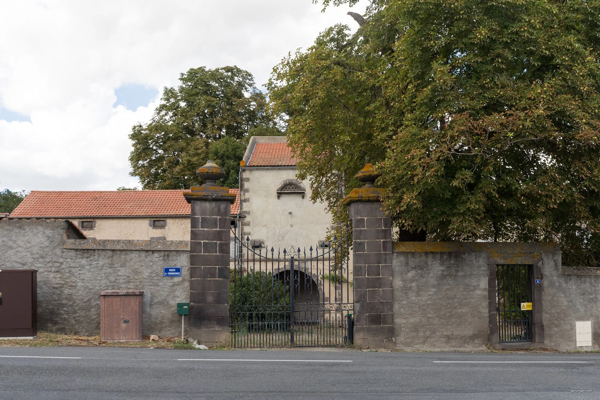 La Croix des Rameaux et le Puy St Jean