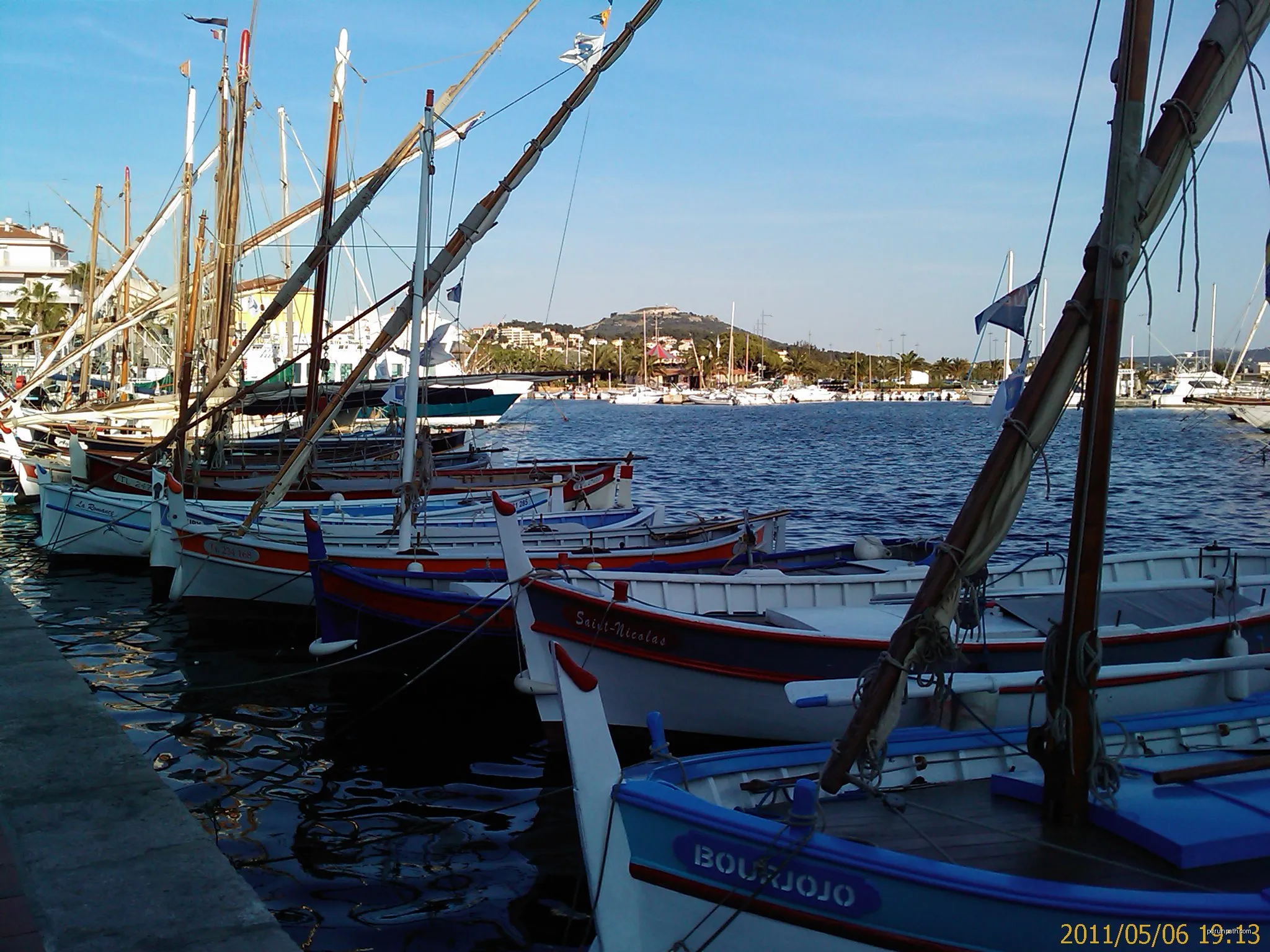 Sanary-sur-Mer, France | Autor: cosmopolitan-views | Licencja: CC BY-SA 3.0 | Źródło: Wikimedia Commons