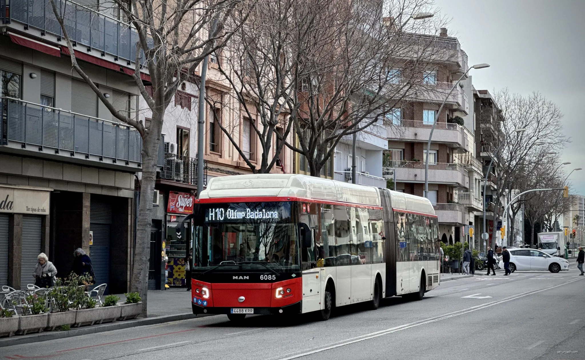 Sant Adrià de Besós,  Castrosúa New City LF 18  č. 6085 | Autor: Penguin9 | Licencja: CC BY-SA 4.0 | Źródło: Wikimedia Commons