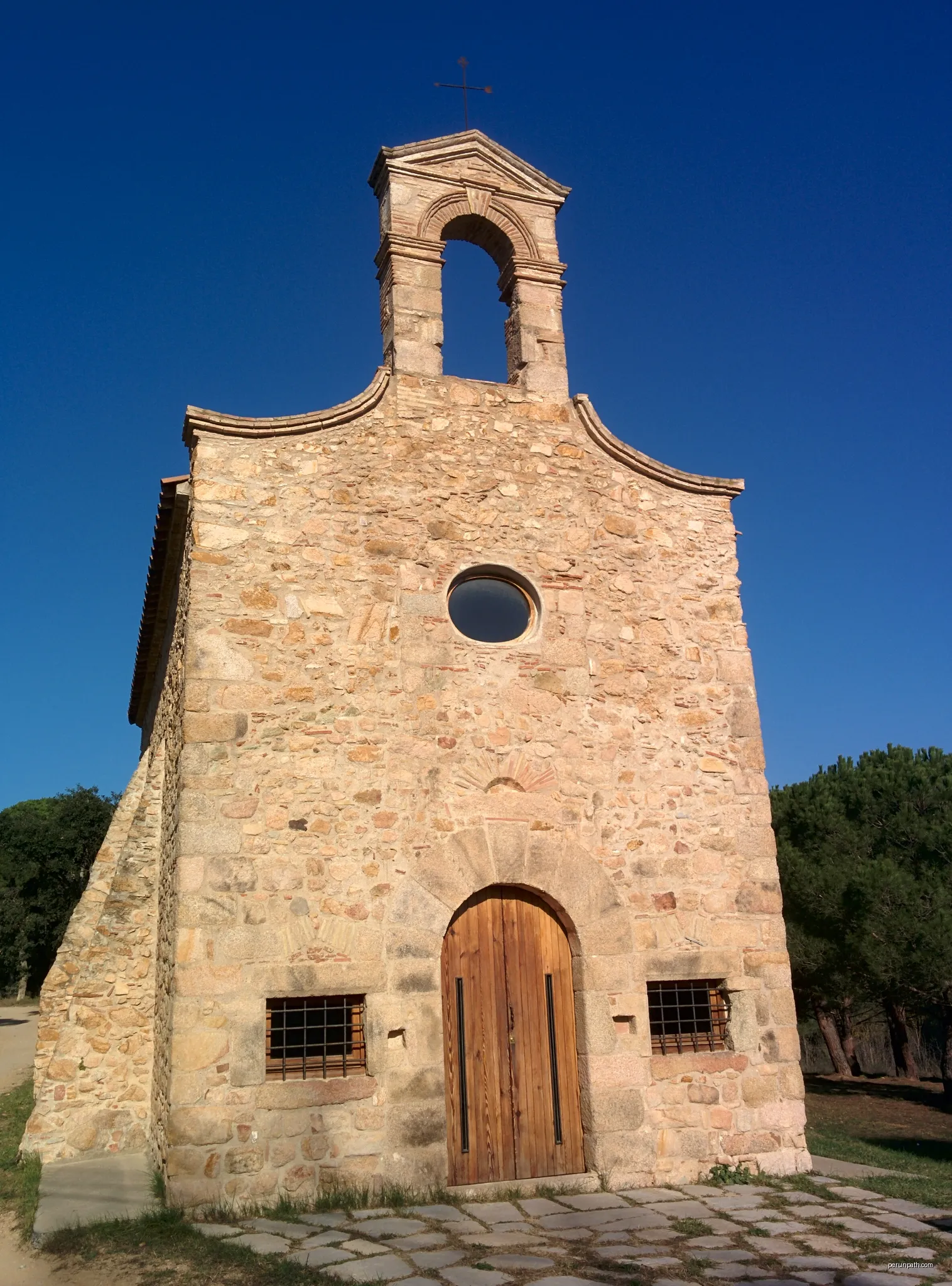 Capella de Sant Amanç (Sant Feliu de Guíxols) | Autor: Josep Maria Viñolas Esteva | Licencja: CC BY-SA 4.0 | Źródło: Wikimedia Commons