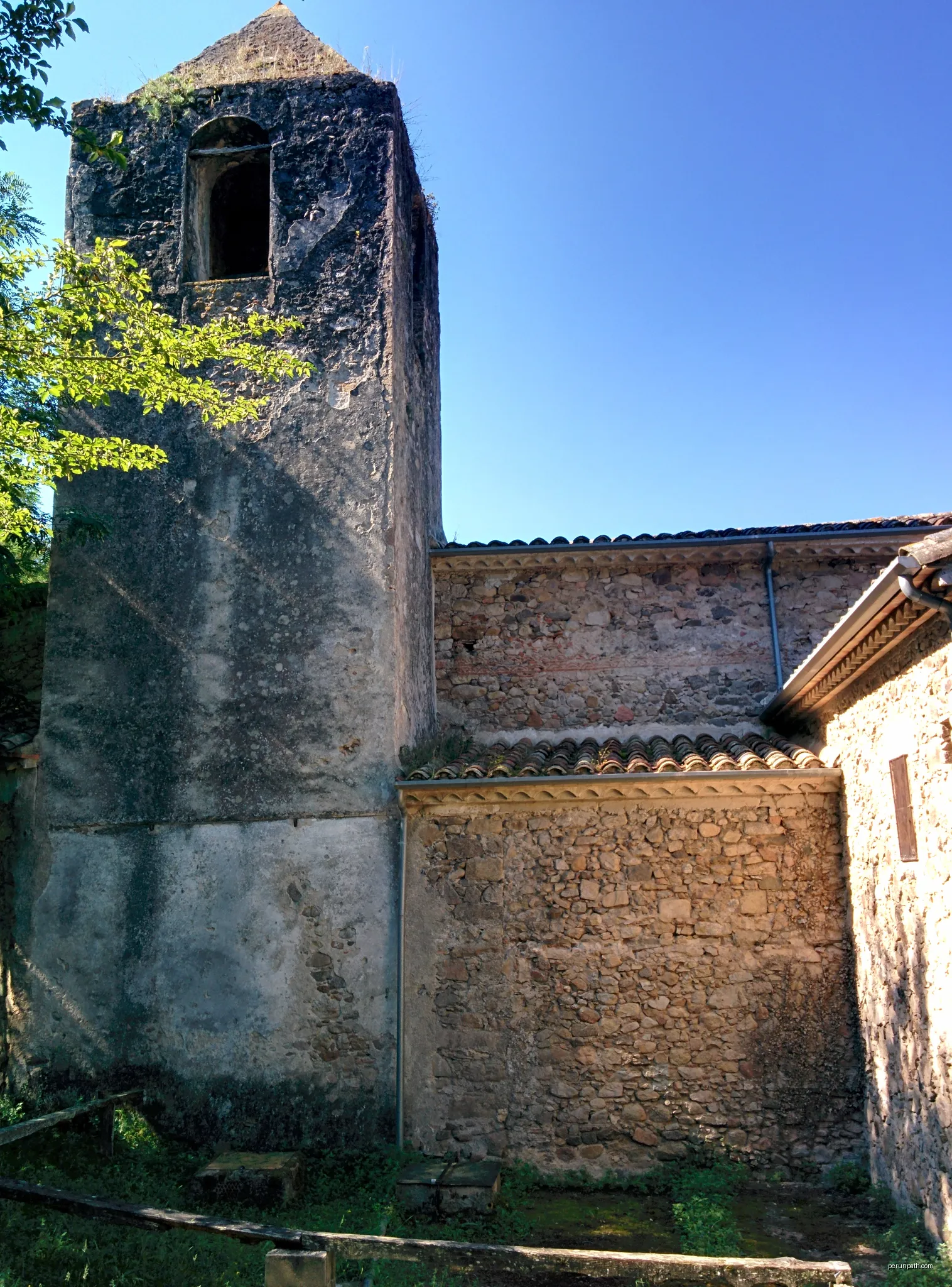 Església de Sant Andreu de Castanyet (Santa Coloma de Farners) | Autor: Josep Maria Viñolas Esteva | Licencja: CC BY-SA 4.0 | Źródło: Wikimedia Commons