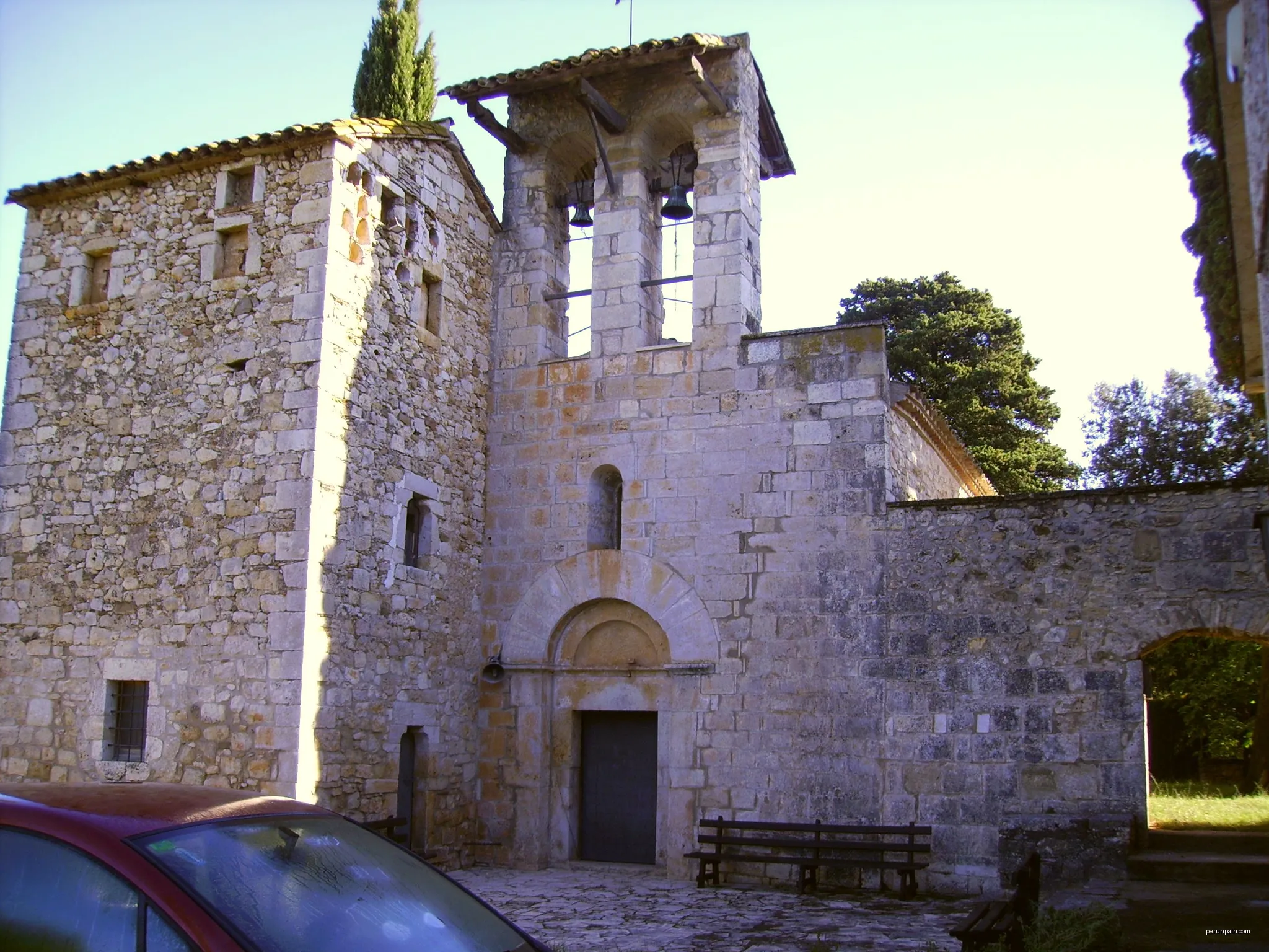 Església de Sant Cristòfol (Porqueres) | Autor: Josep Maria Viñolas Esteva | Licencja: CC BY-SA 4.0 | Źródło: Wikimedia Commons
